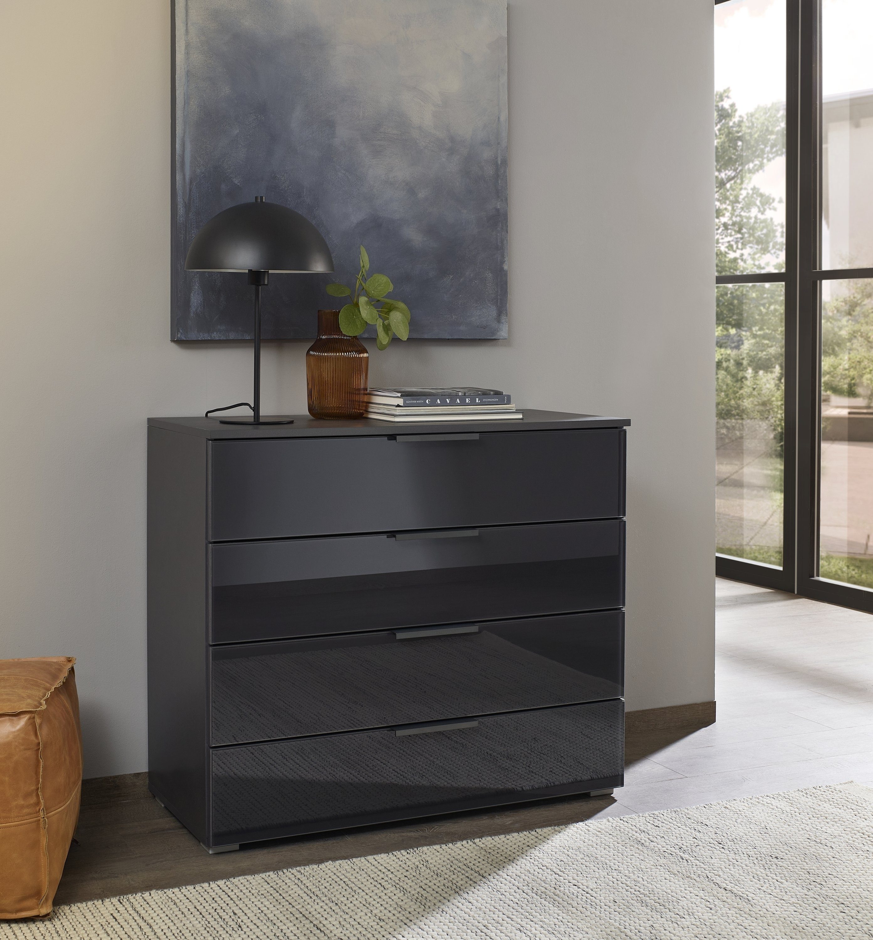 rauch Ladekast Sideboard commode ladecommode KOLUNA met glasfront Breedte 93 cm met 4 grote lades voor veel opbergruimte MADE IN GERMANY