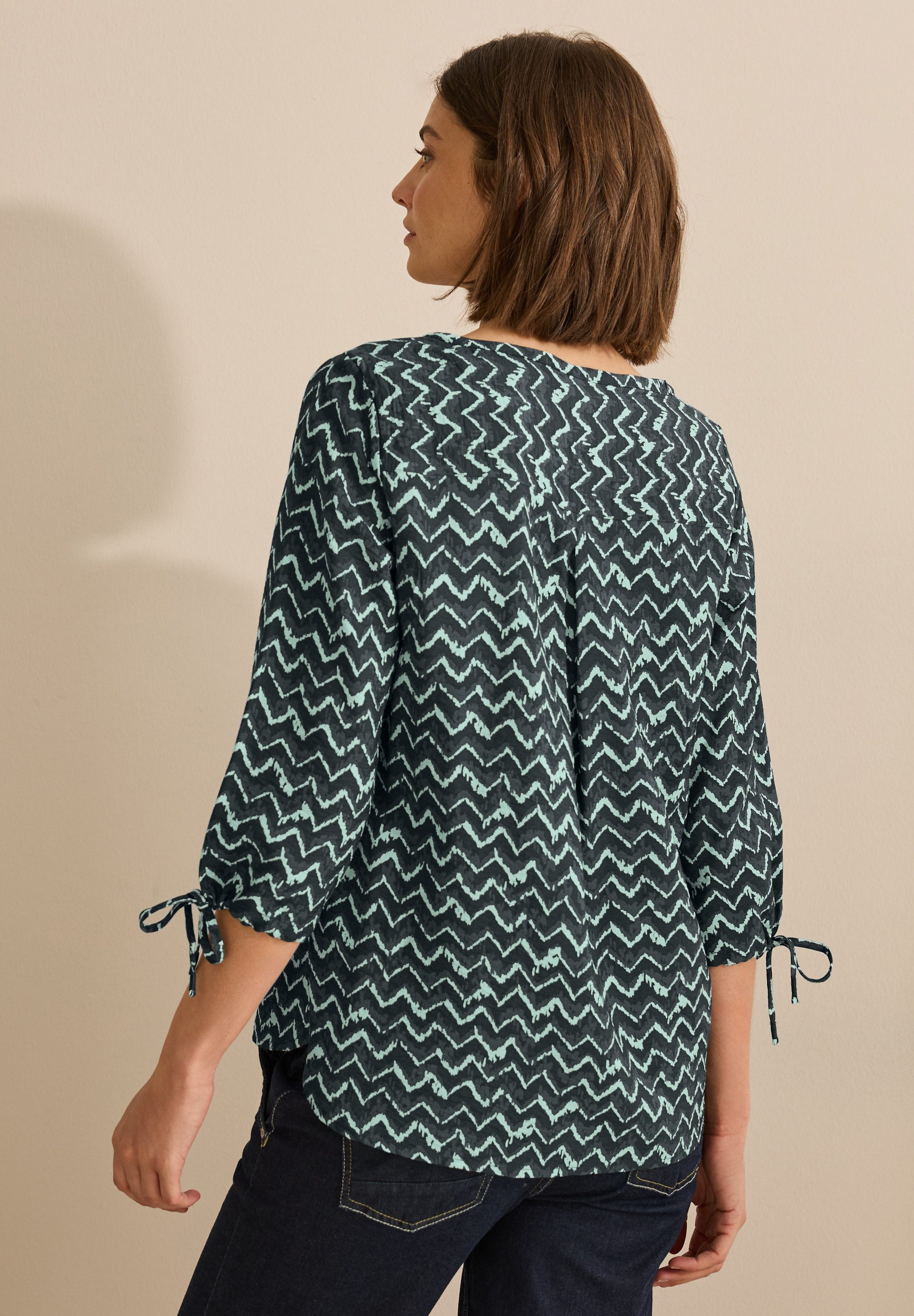Cecil Blouse met lange mouwen gedessineerd