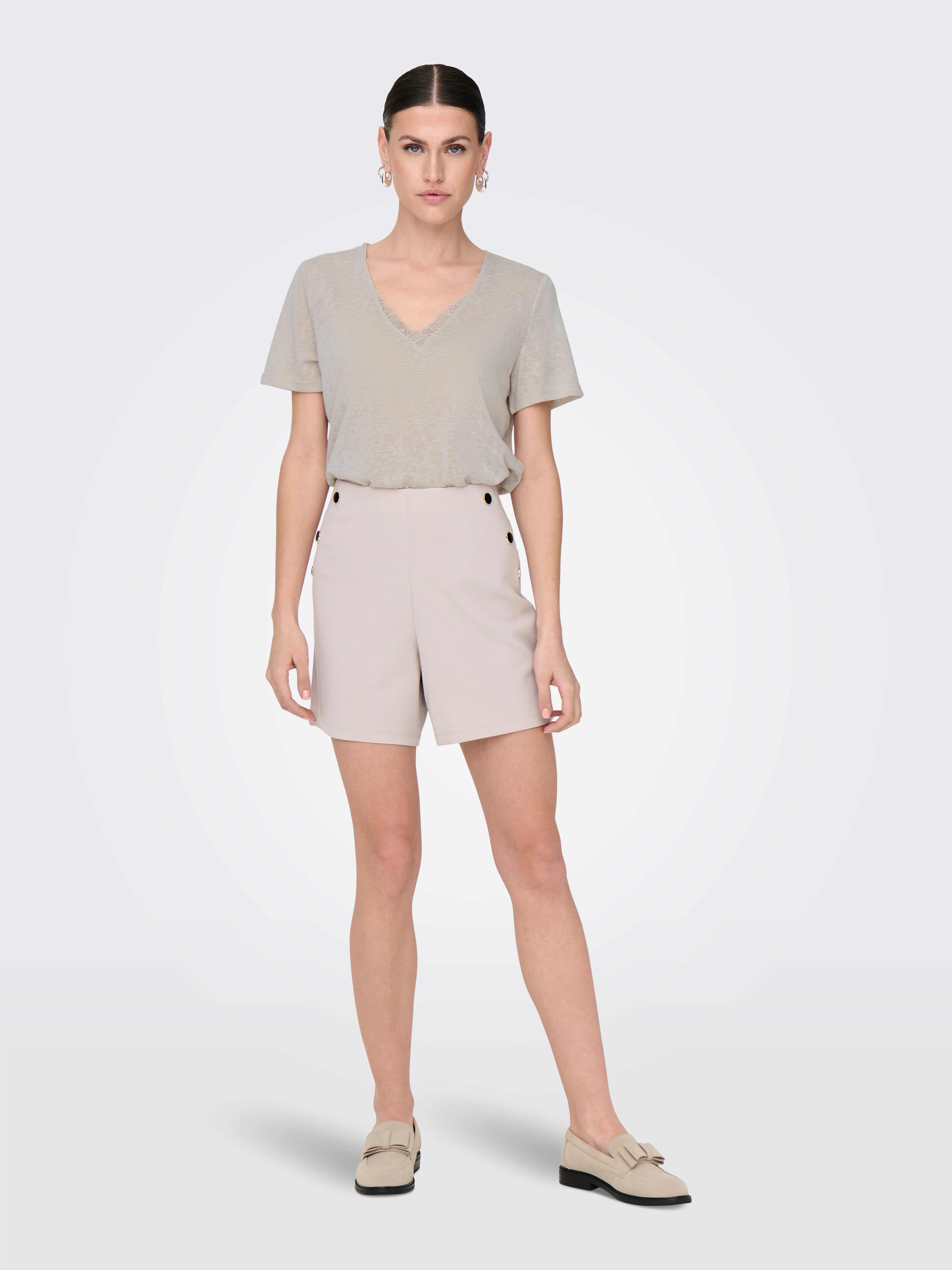 Only Shirt met V-hals ONLZOLA LIFE S/S V-NECK LACE TOP JRS