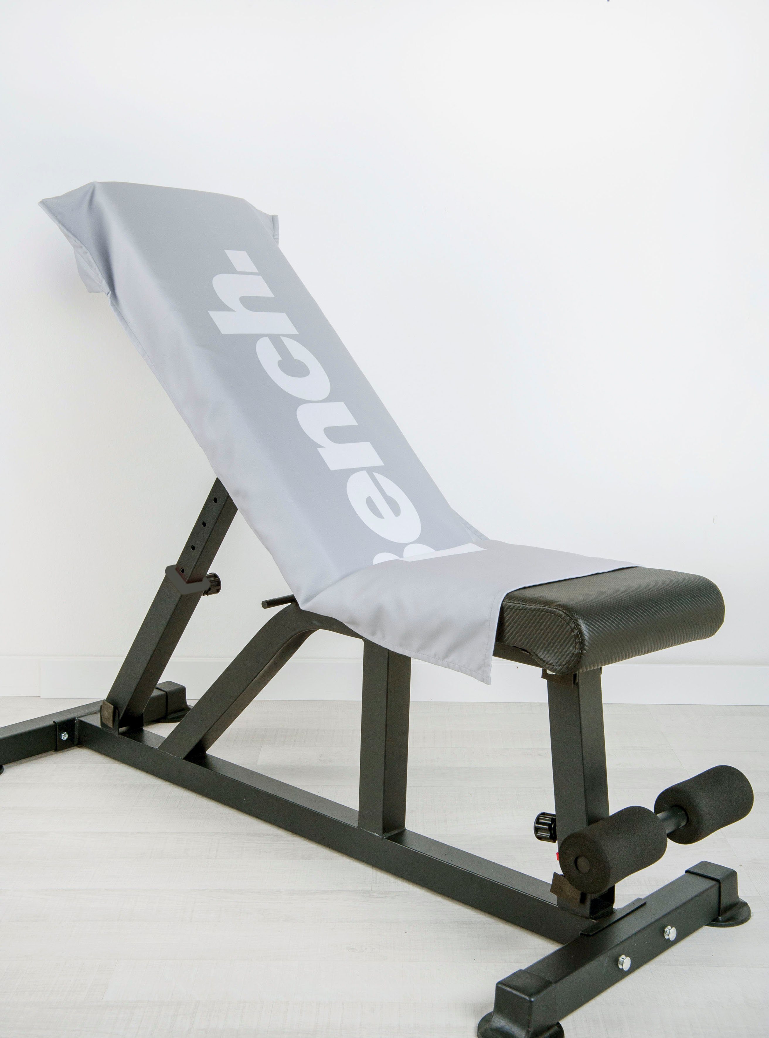 Bench. Sporthanddoek Bench Bench fitnessdoek / sport towel met klep & tas, 50x110 cm (1 stuk)