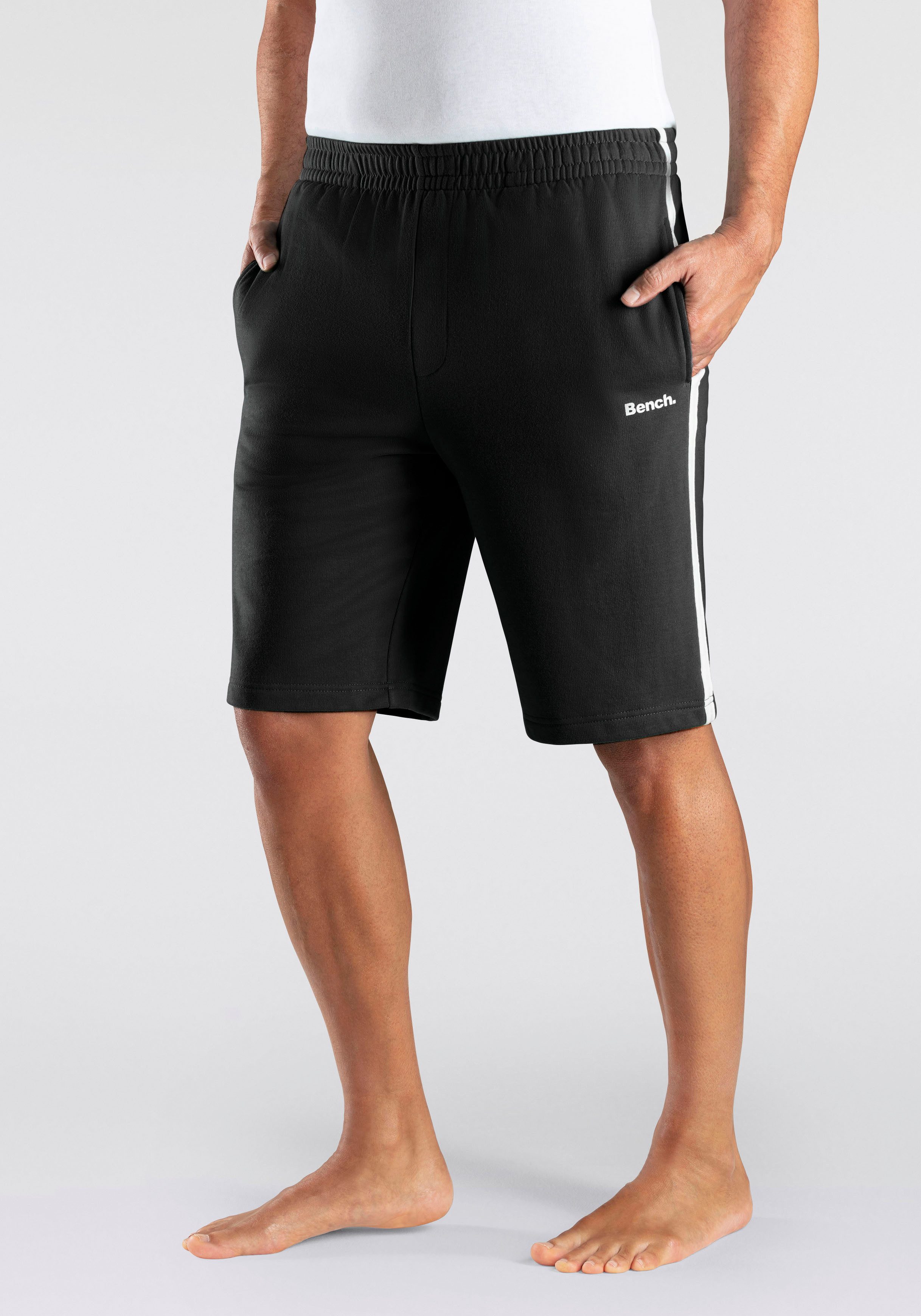 Bench. Loungewear Sweatshort Korte relaxshort, joggingbroek, heren sportshorts maat XXXL (64/66) zwart