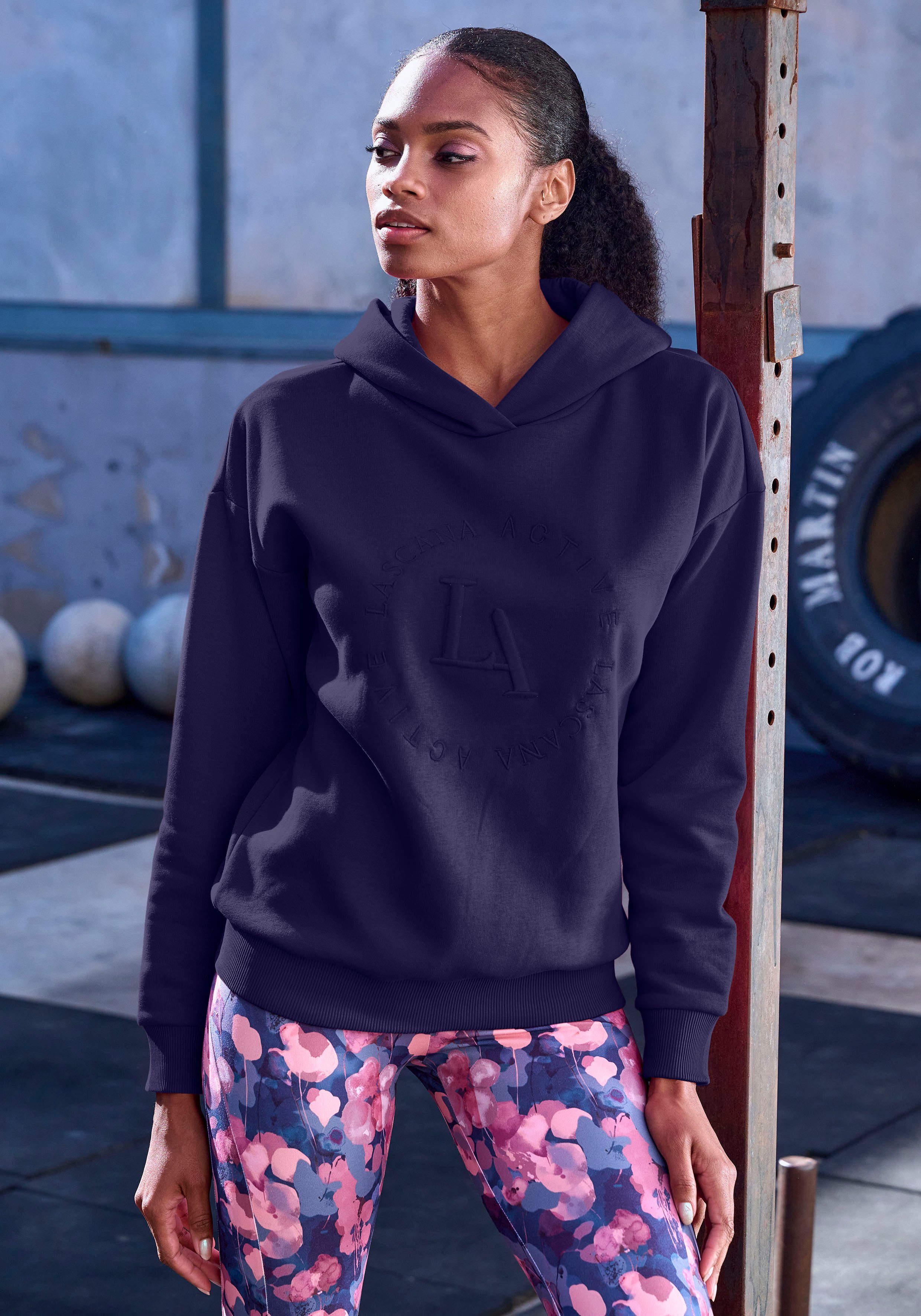 active by Lascana Hoodie - Performance hoodie met geborduurd rond logo en Performance hoodie met ronde logostiksel en zachte ribboorden