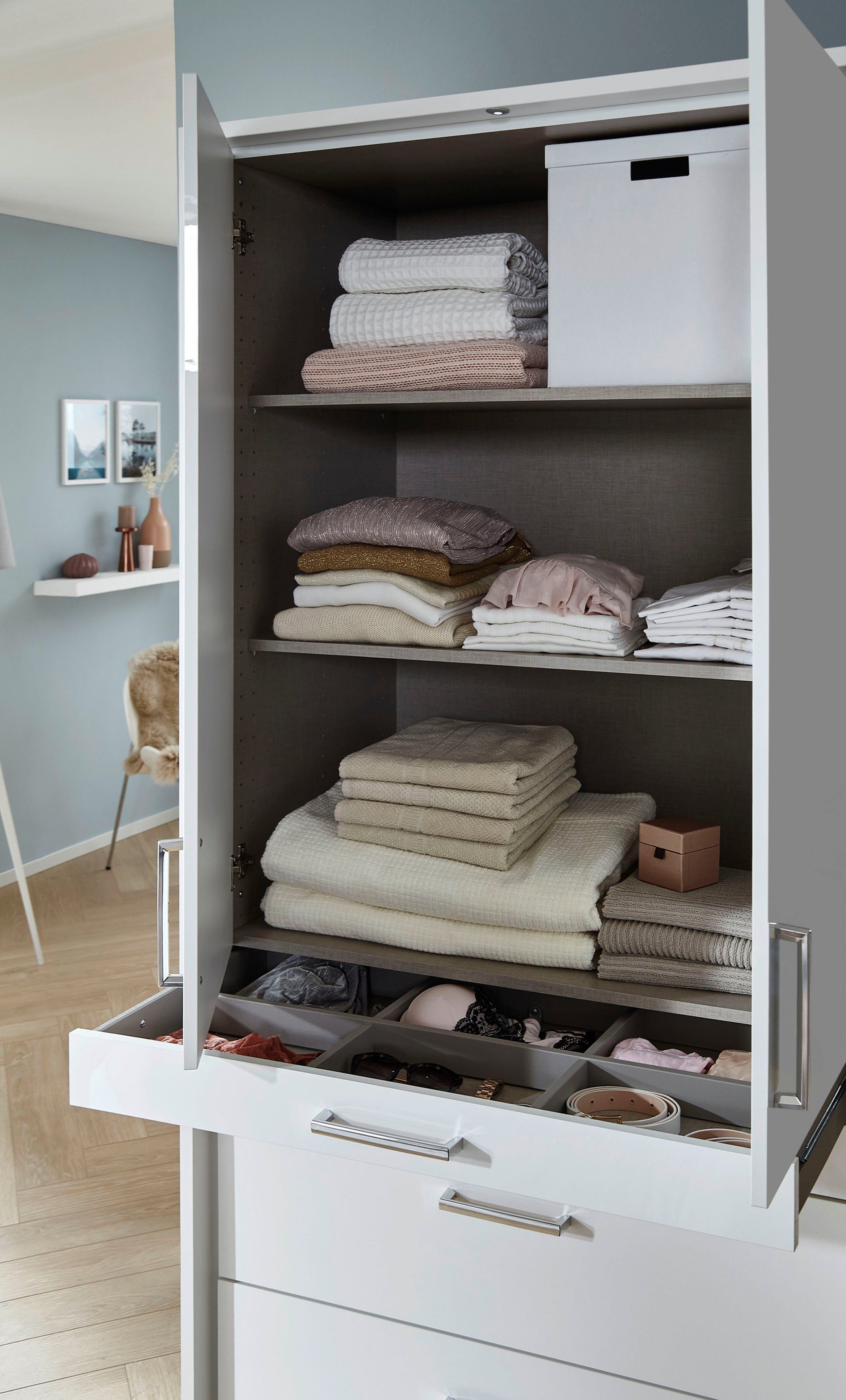 rauch Draaideurkast Kledingkast kast garderobe garderobekast topseller HOMBURG met veel opbergruimte, bovenste lade met indeling made in germany