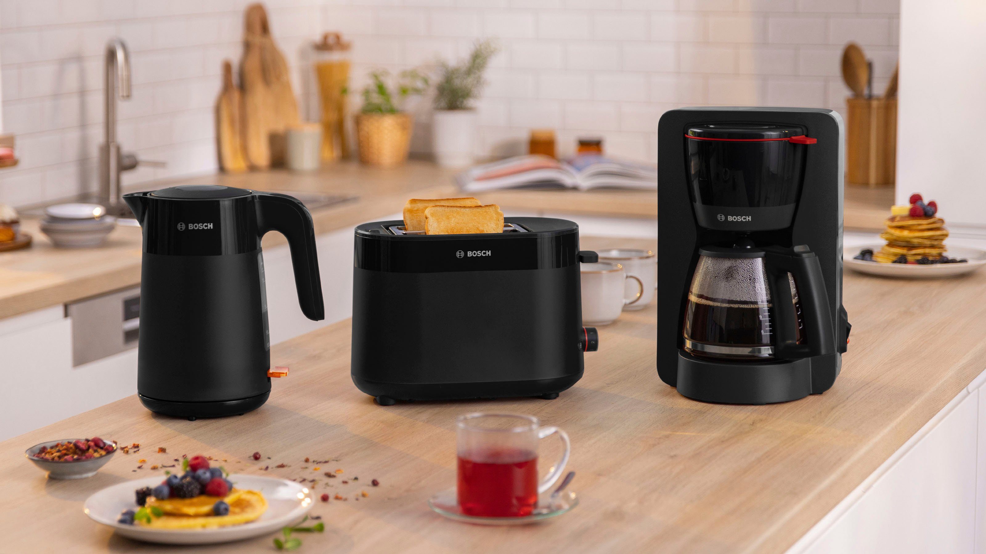 BOSCH Waterkoker MyMoment TWK2M163, Abschaltautomatik, Überhitzungschutz, Tassenanzeige, 1,7 l, Automatische uitschakeling, weergave aan kopjes, matzwart