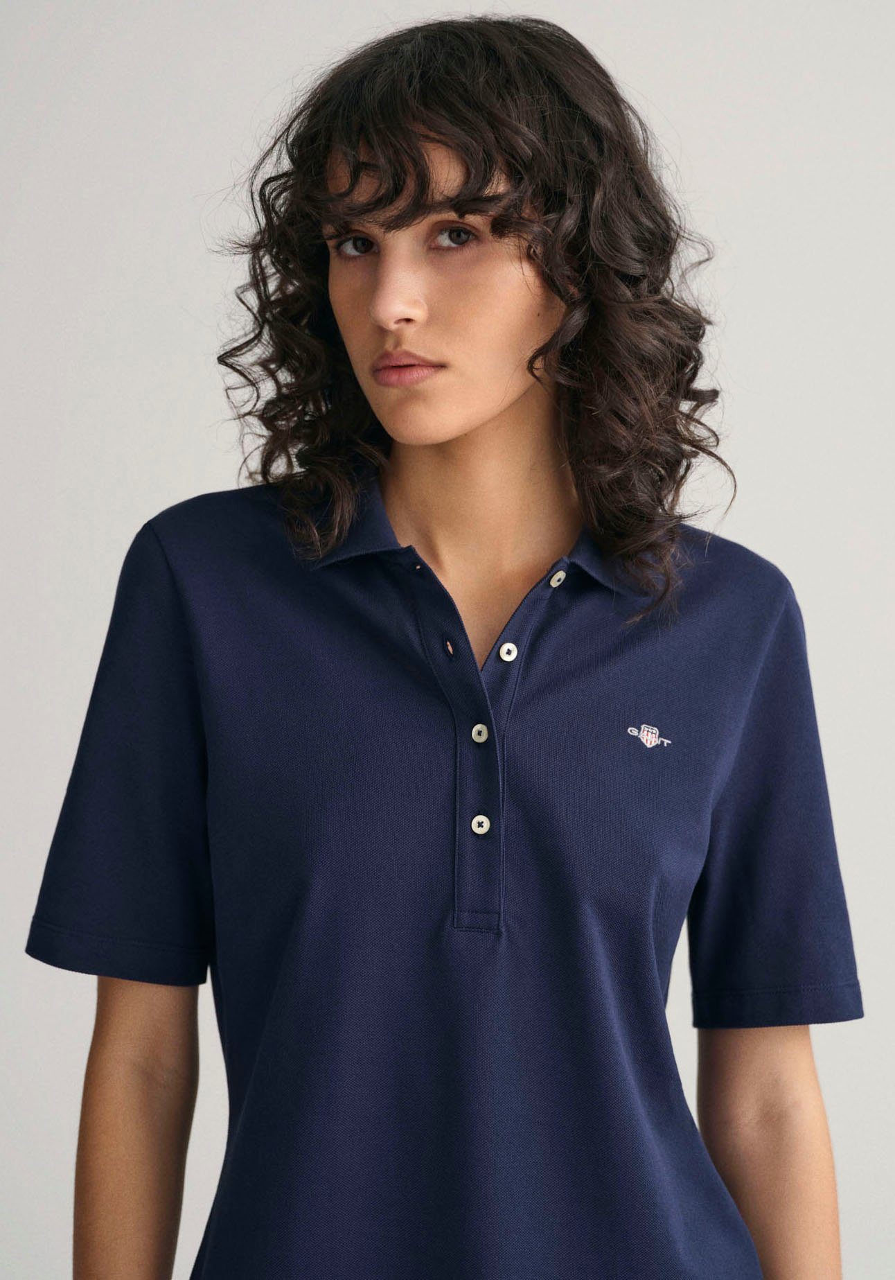 Gant Poloshirt SLIM SHIELD KA PIQUE POLO met geborduurd grafisch logo op de borst