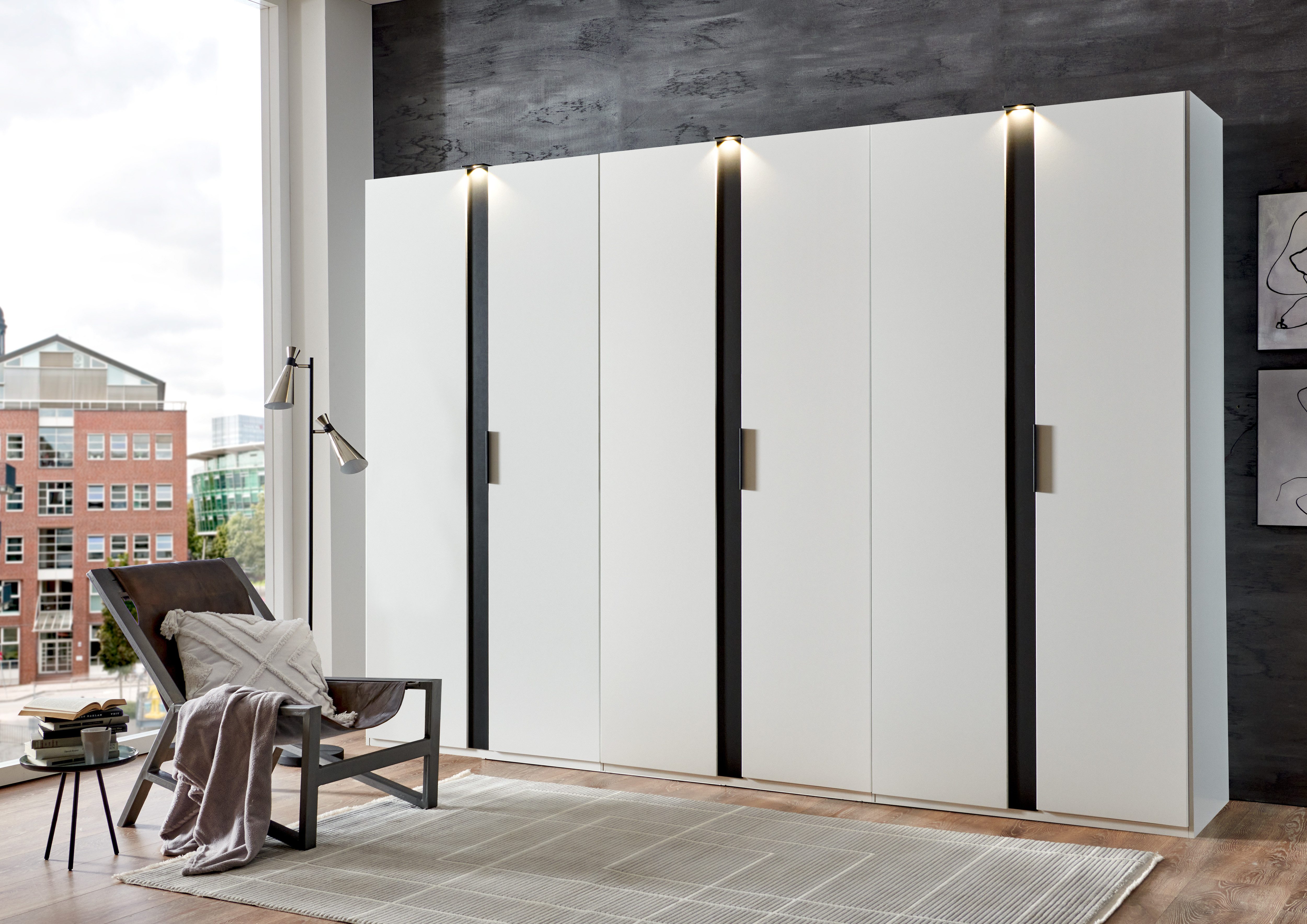 Wimex Draaideurkast Rimini by fresh to go, wit of grafiet met zwarte metalen handgrepen inclusief led-verlichting, 3 breedtes: 200, 250 of 300cm, 216cm hoog