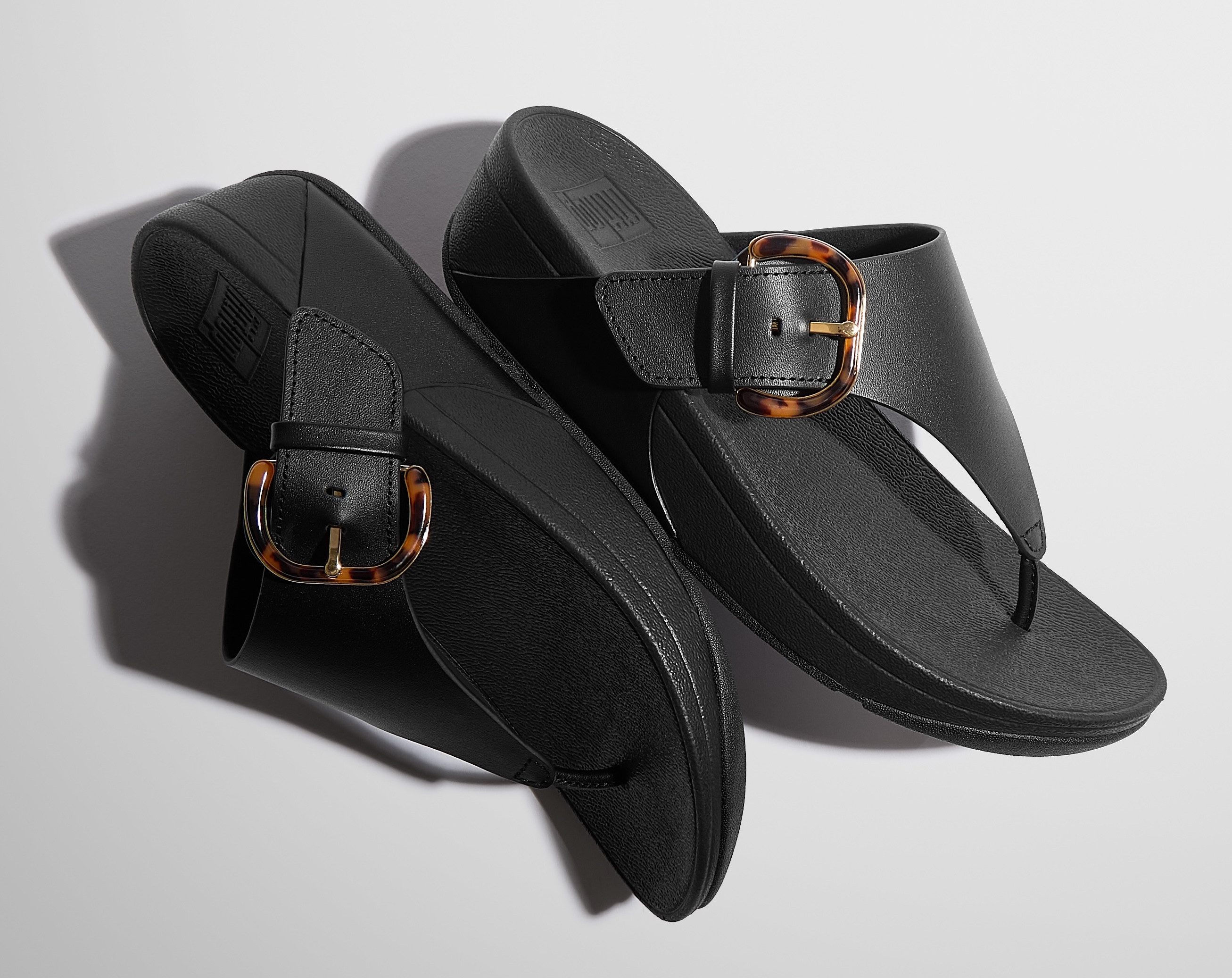 Fitflop Teenslippers LULU RESIN-BUCKLE LEATHER TOE-POST SANDALS