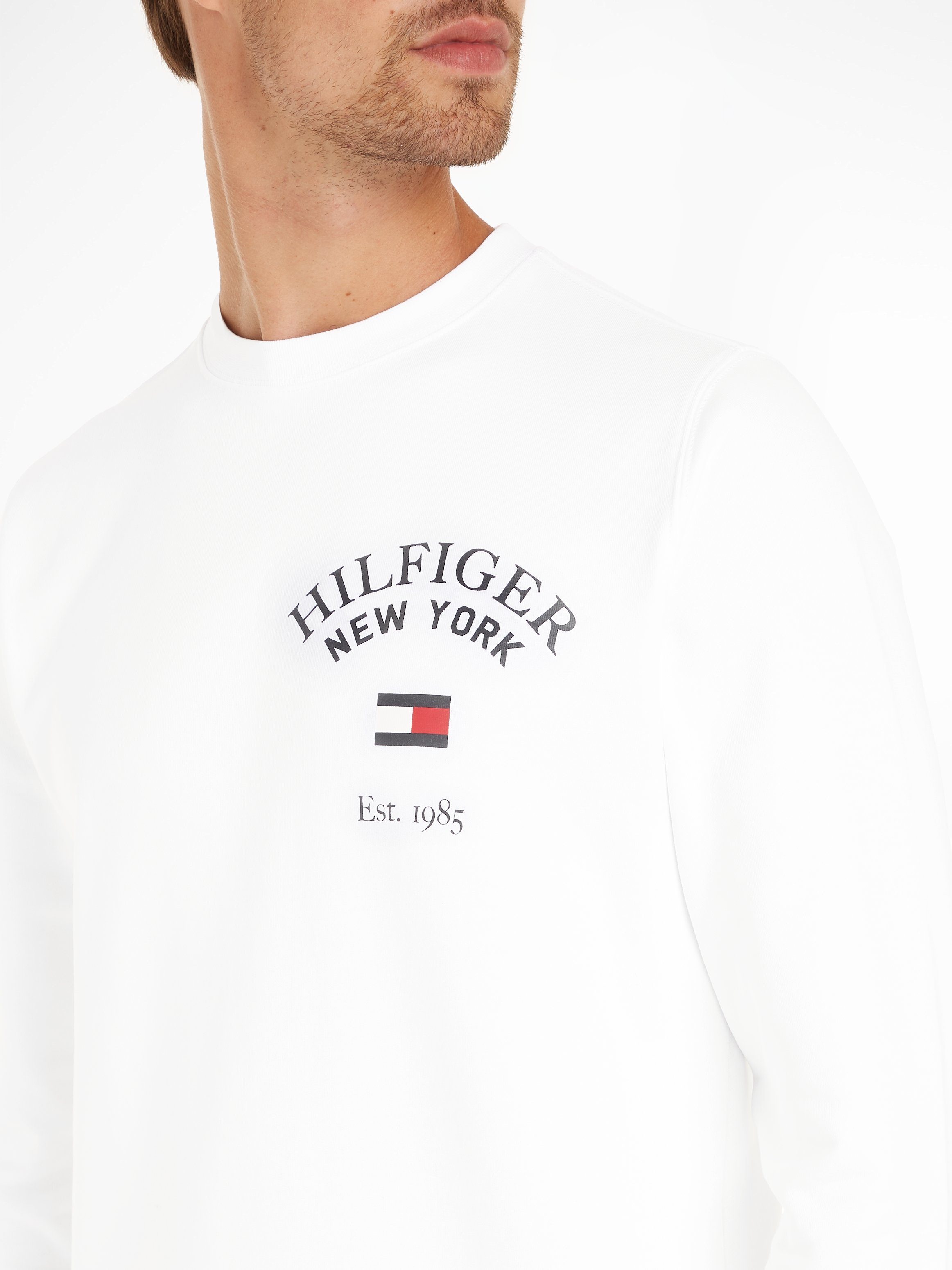 Tommy Hilfiger Sweatshirt WCC ARCHED VARSITY SWEATSHIRT met modieuze logoprint op borsthoogte