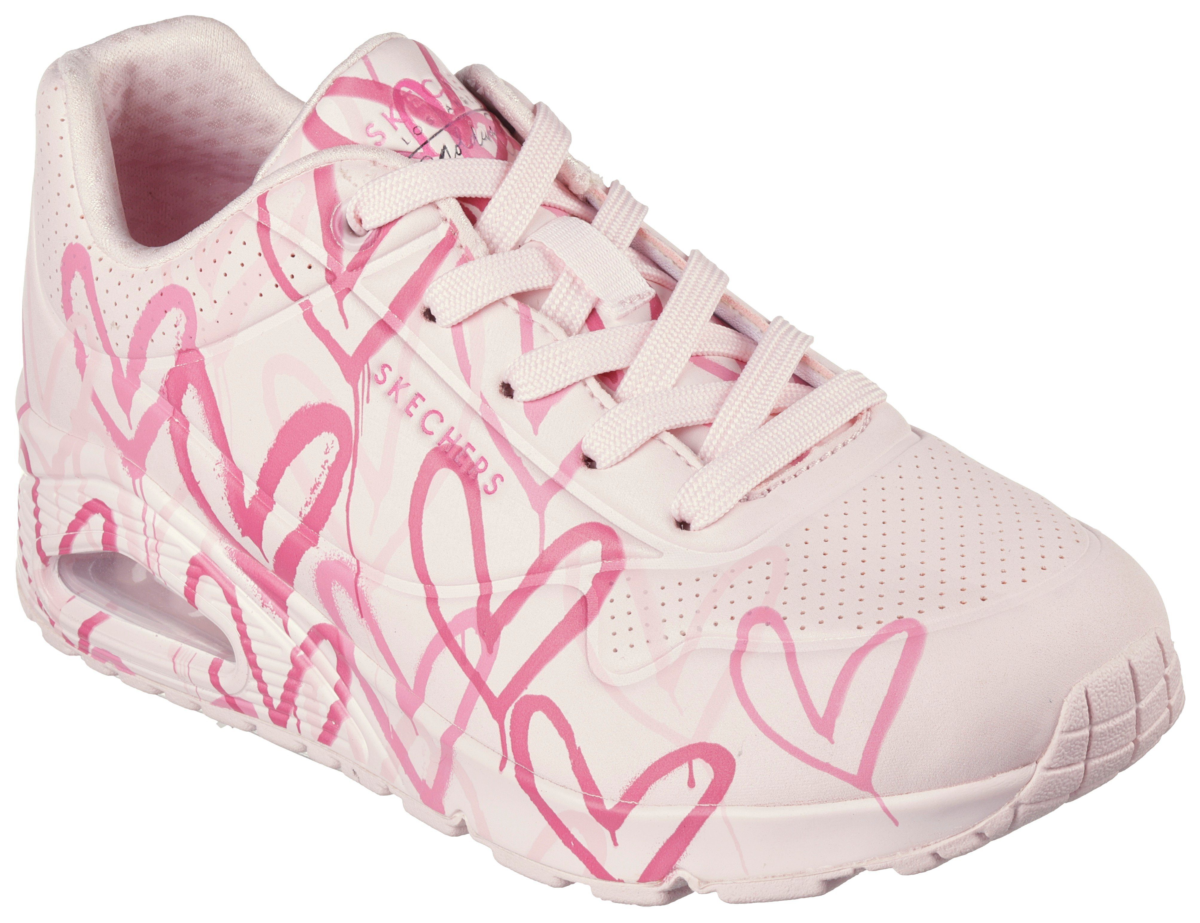 Skechers Sneakers met sleehak UNO-SPREAD THE LOVE met opvallende graffitiprint