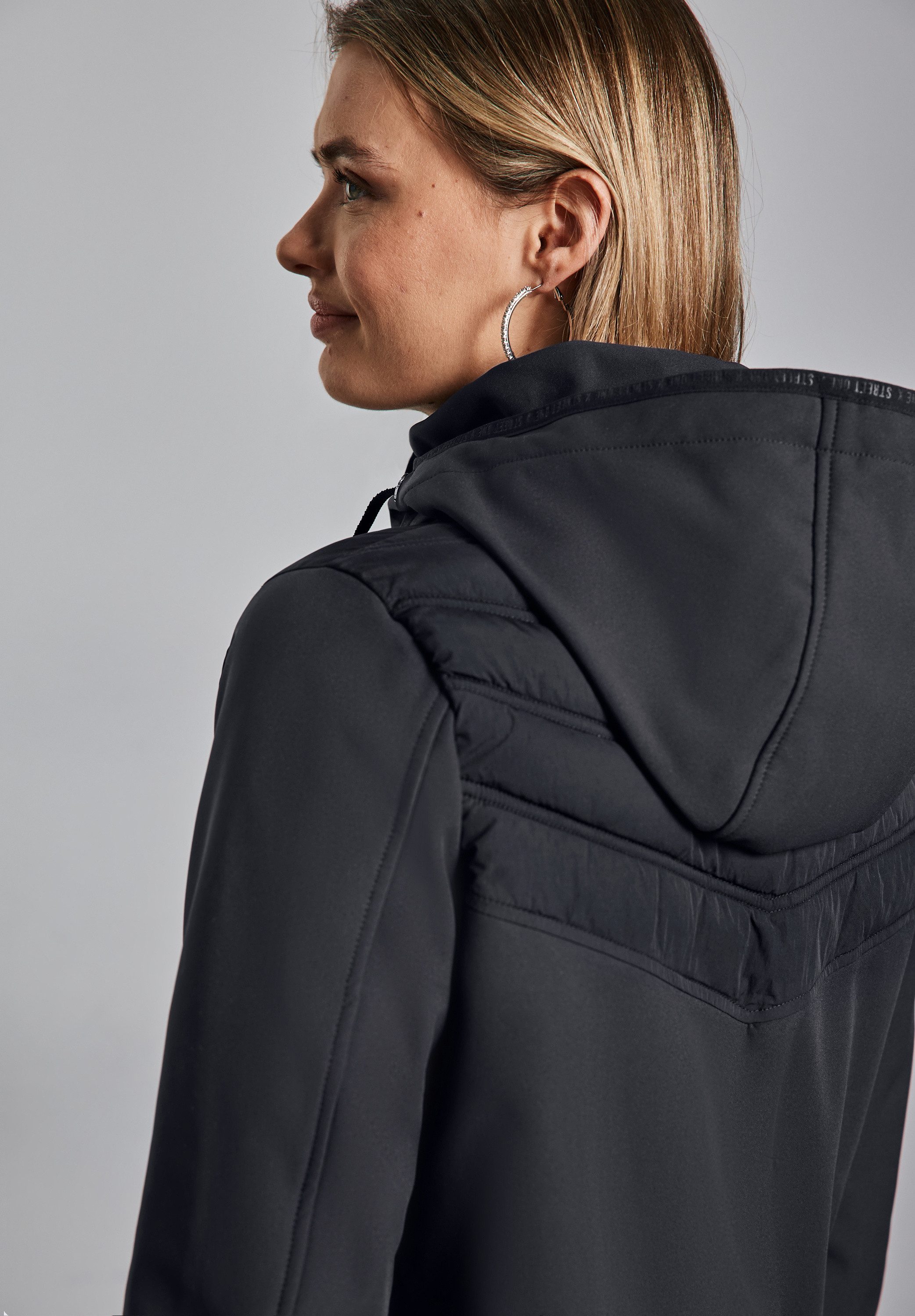 STREET ONE Softshell-jack met capuchon en rijgkoord