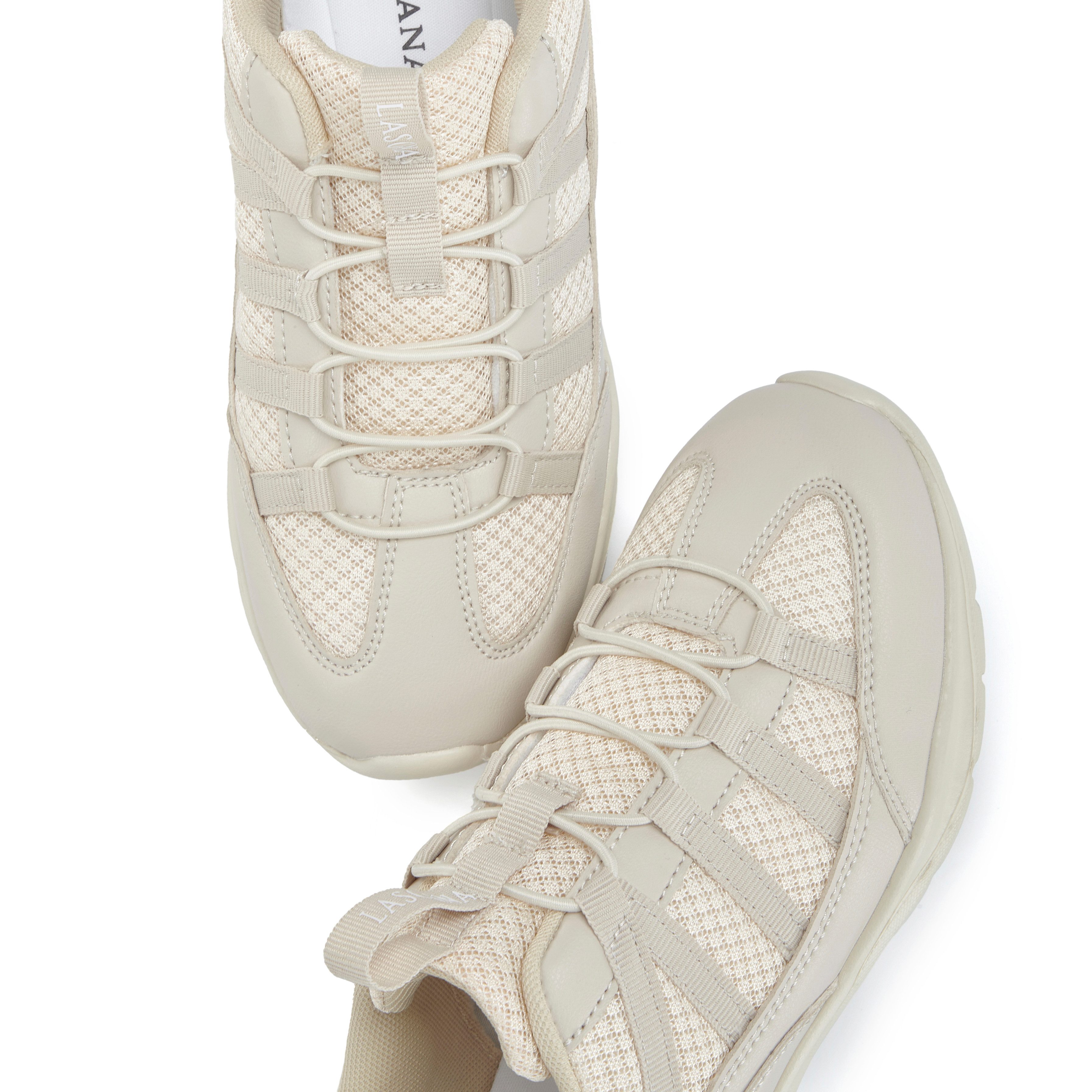 Lascana Sneakers Slip-On vrijetijdsschoen, lage schoen met elastische veters VEGAN