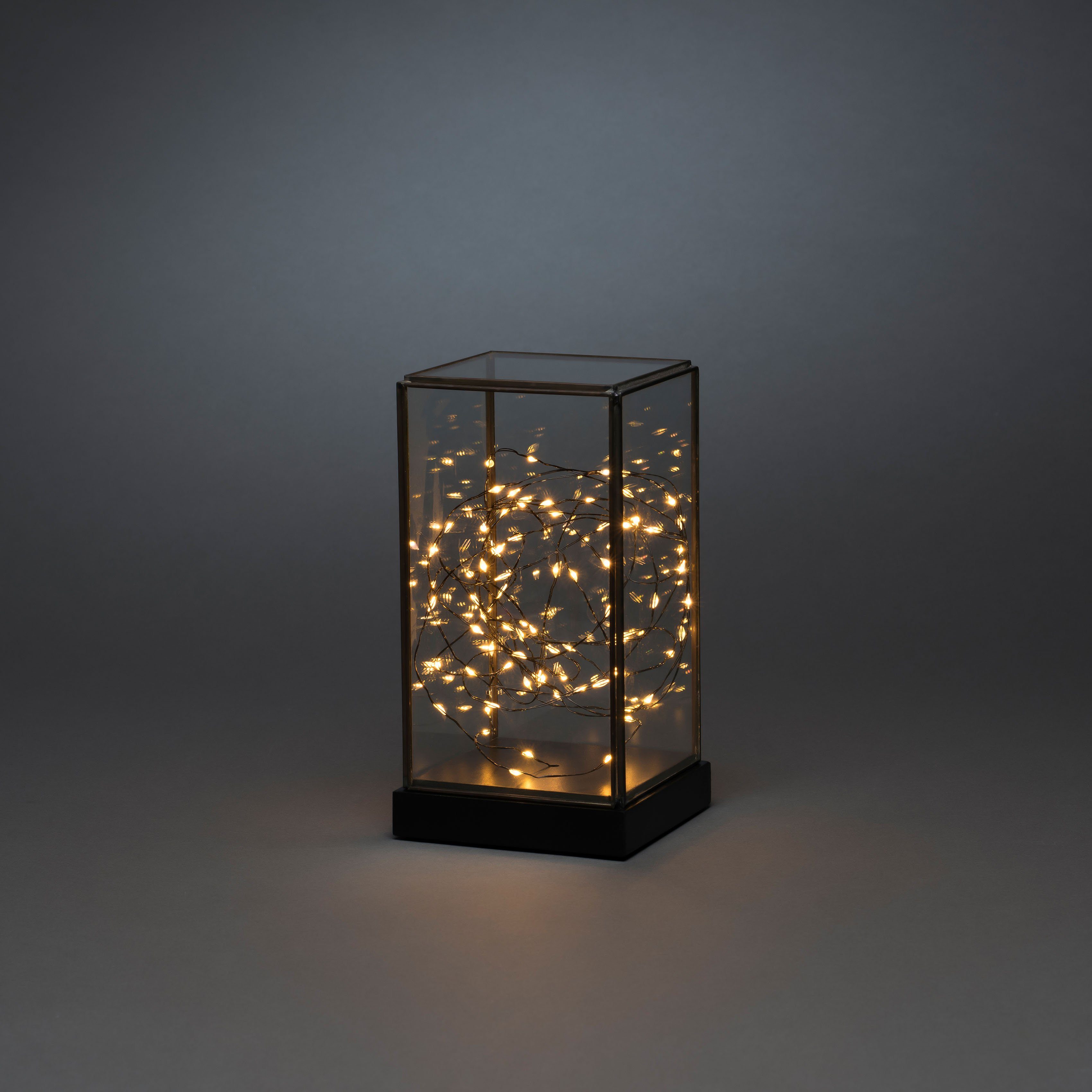 KONSTSMIDE Led lantaarn Kerst versiering Glazen led-lantaarn rechthoekig met zwarte houten basis (1 stuk)