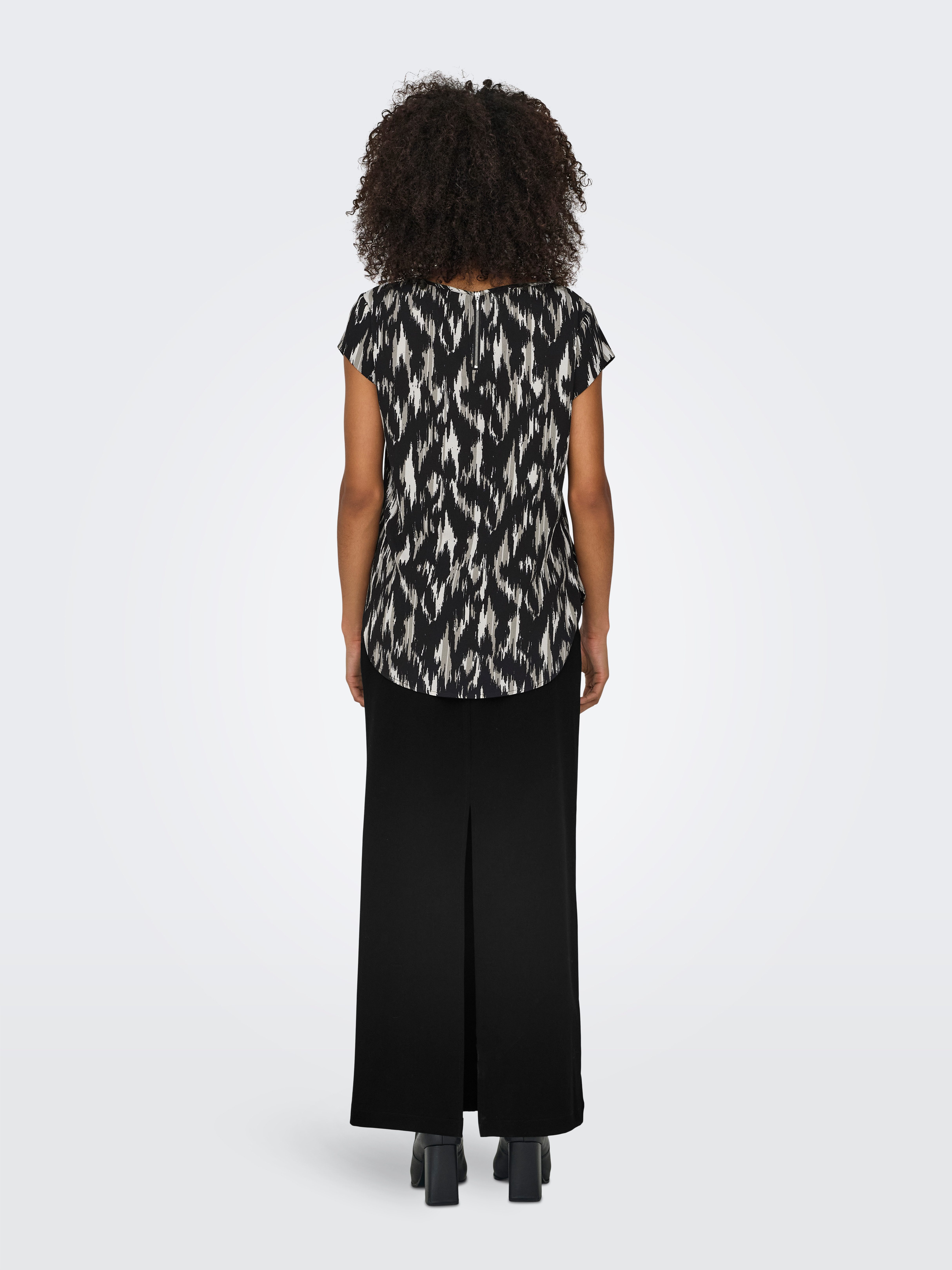Only Shirtblouse ONLVIC S/S AOP TOP NOOS PTM