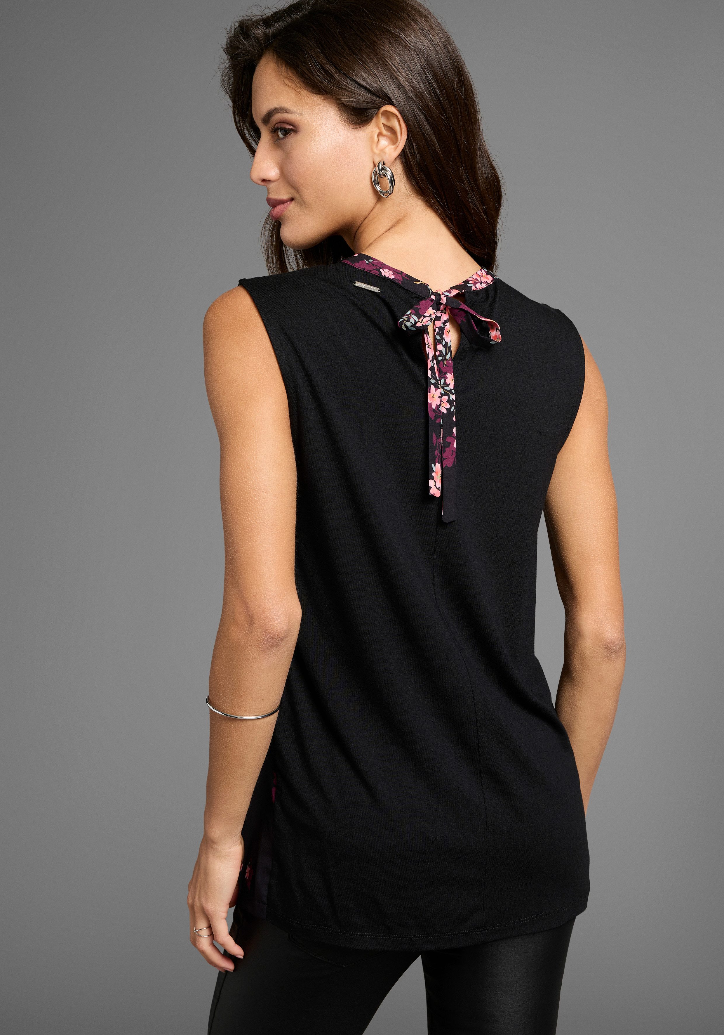 Laura Scott Top met moderne print all-over