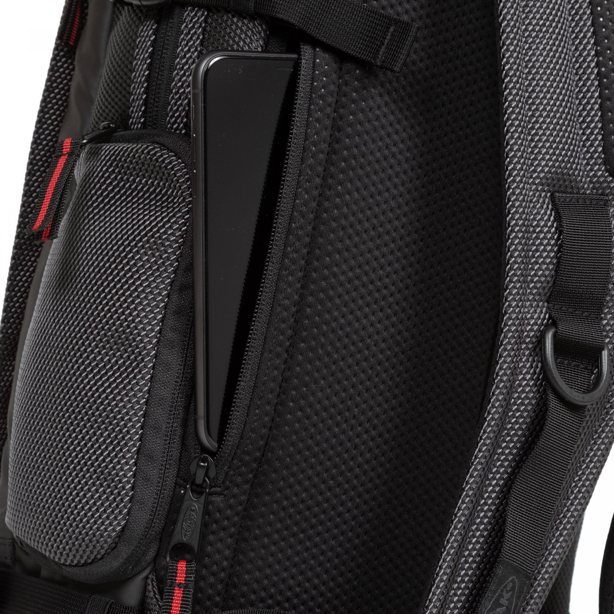 Eastpak Laptoprugzak TECUM M bevat gerecycled materiaal (global recycled standard)