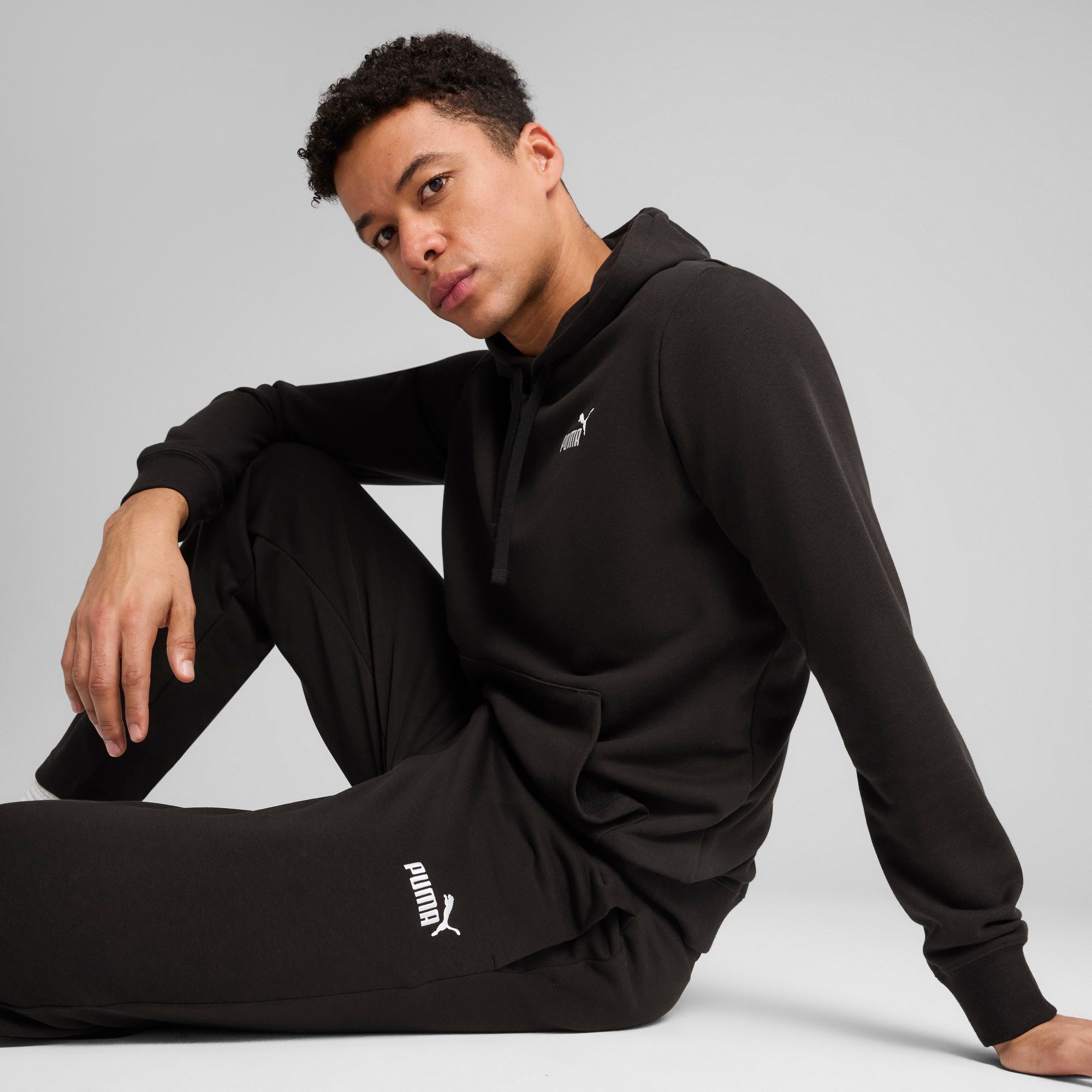 PUMA Trainingsbroek ESS NO. 1 LOGO SWEATPANTS TR OP Joggingbroek, zachte French Terry kwaliteit