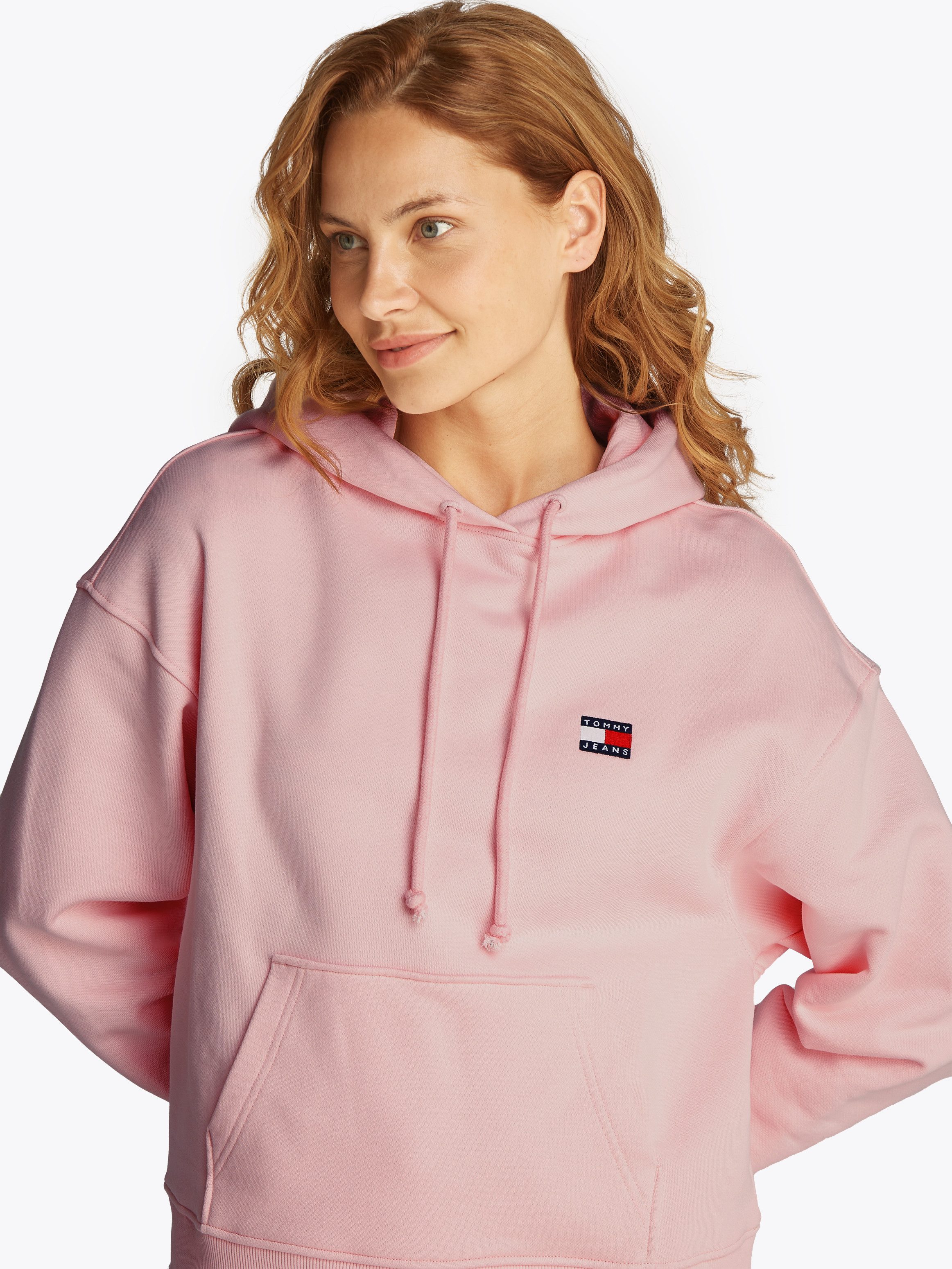 Tommy Jeans Curve Hoodie TJW BXY BADGE HOODIE EXT in grote maten, capuchon, badge
