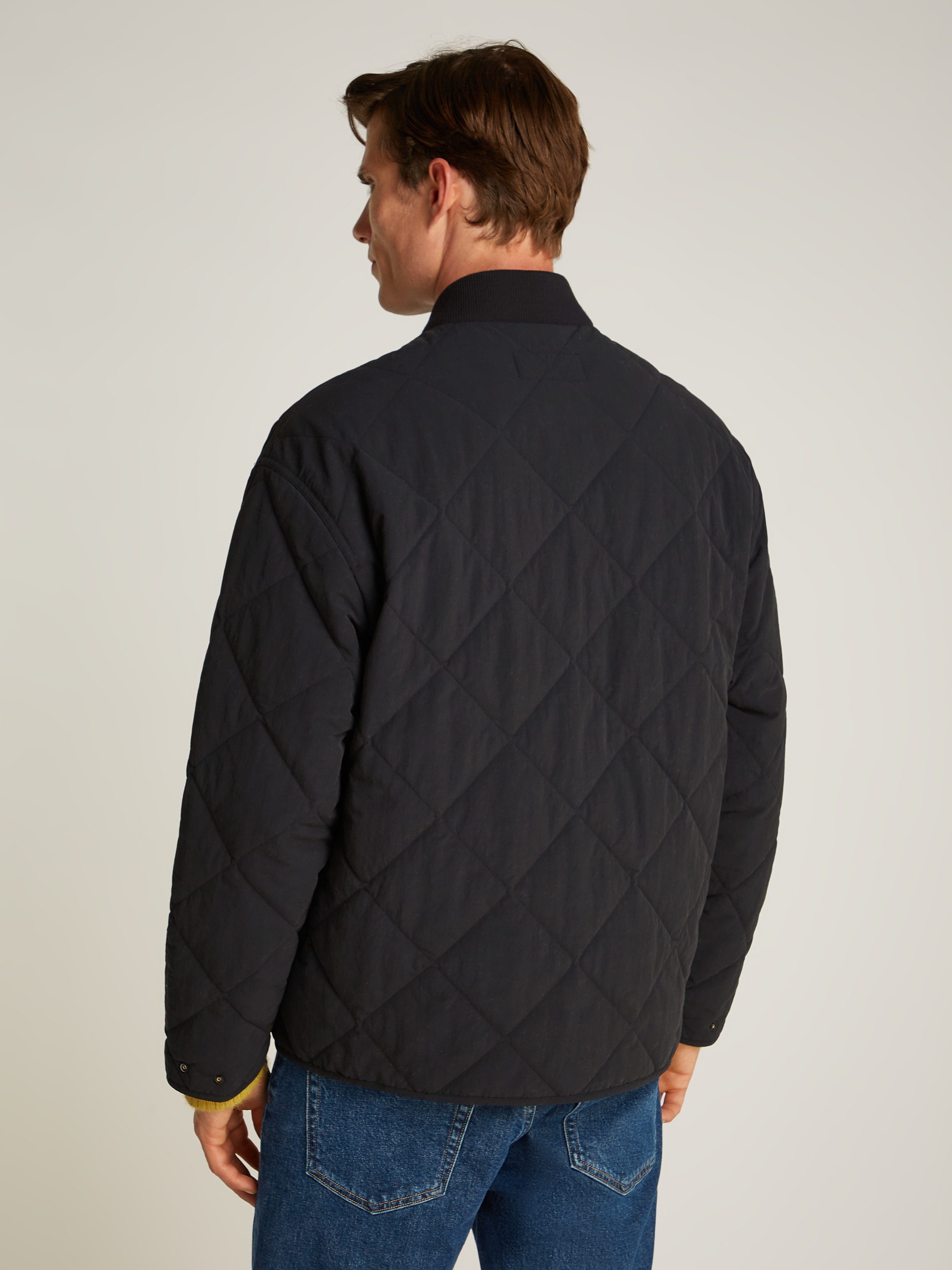 Calvin Klein Gewatteerde jas QUILTED JACKET Logopatch, staande kraag