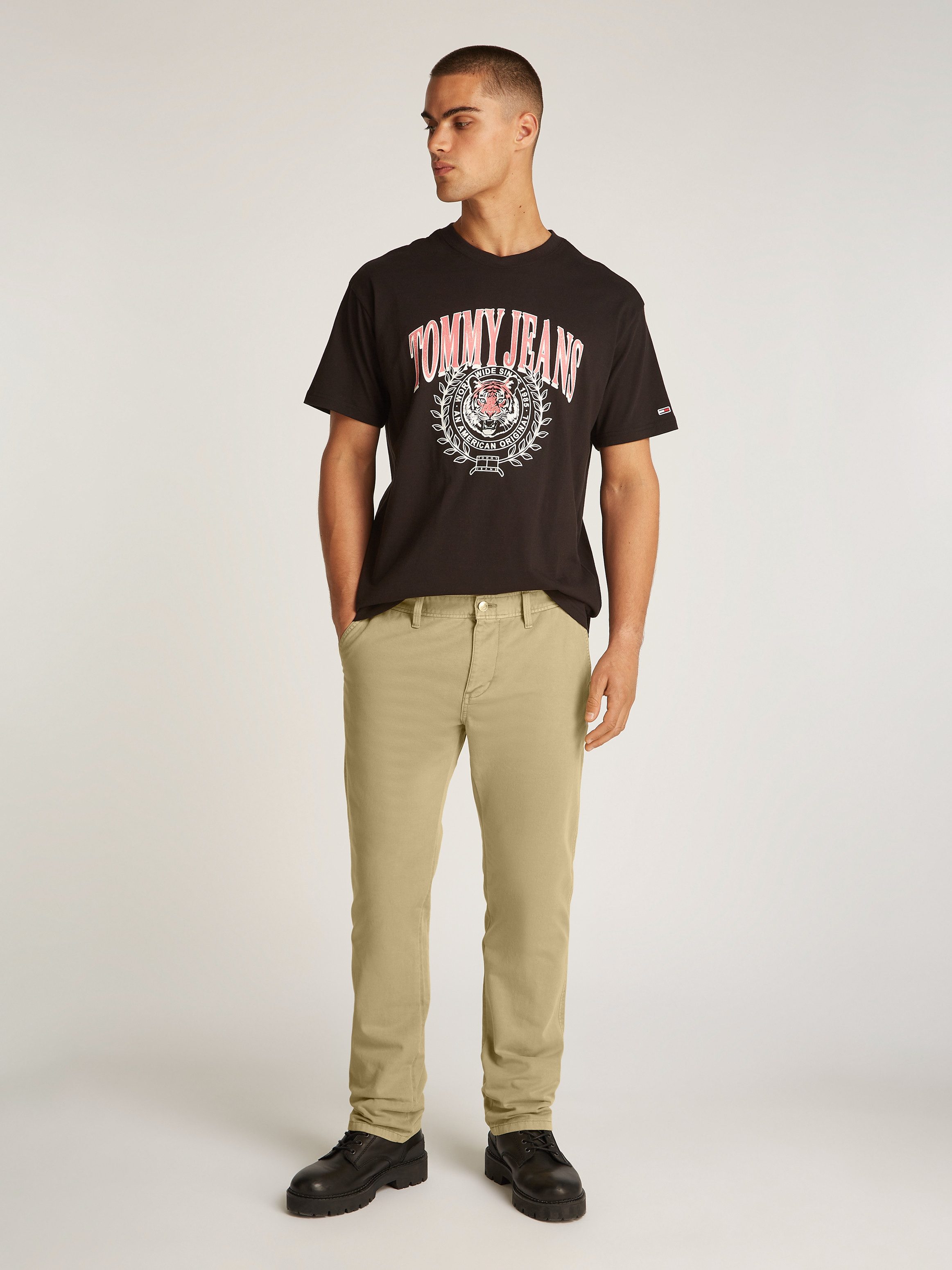 TOMMY JEANS Chino TJM RYAN CHINO met geborduurd logo