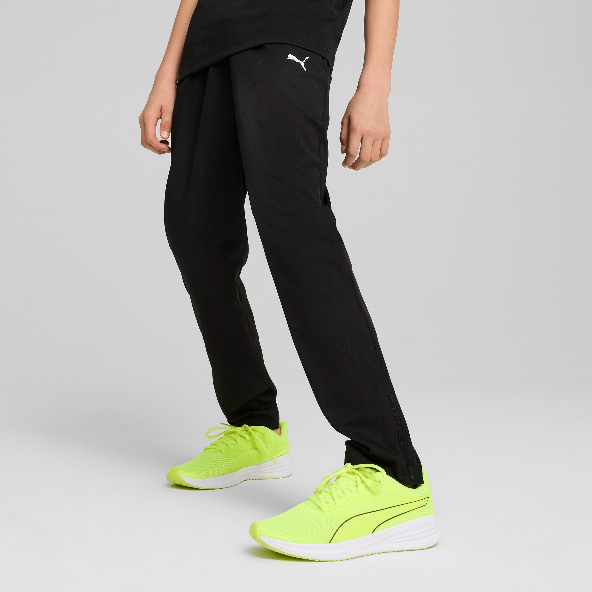 PUMA Trainingsbroek TAD ESS WOVEN TAPERED PANTS B jongens trainingsbroeken maat 152 zwart