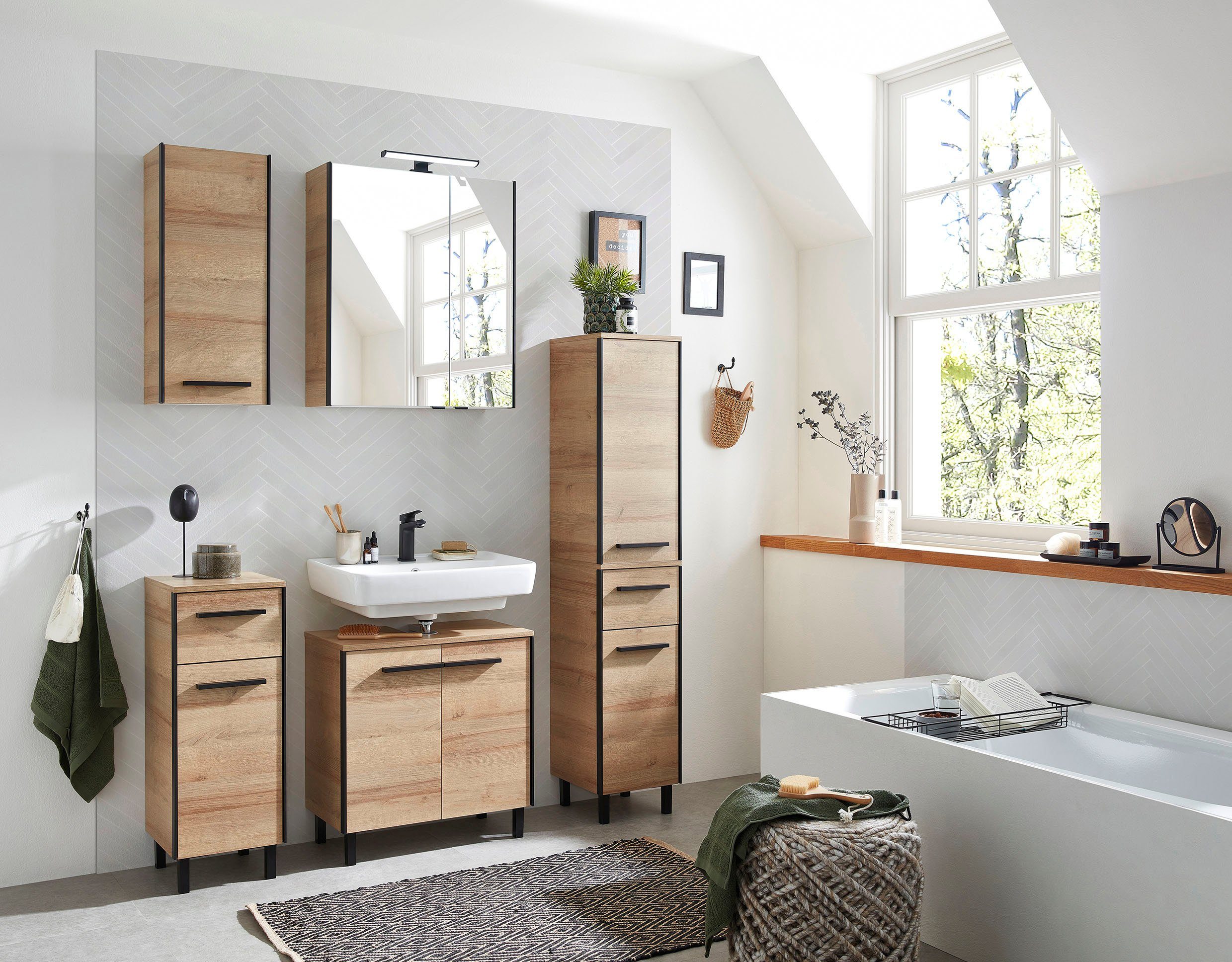 Saphir Badkamerserie Quickset 395 3-delig, wastafelonderkast met led-spiegelkast Middel kast, incl. deurdemper, 6 deuren, 1 lade, badkamer set (4-delig)