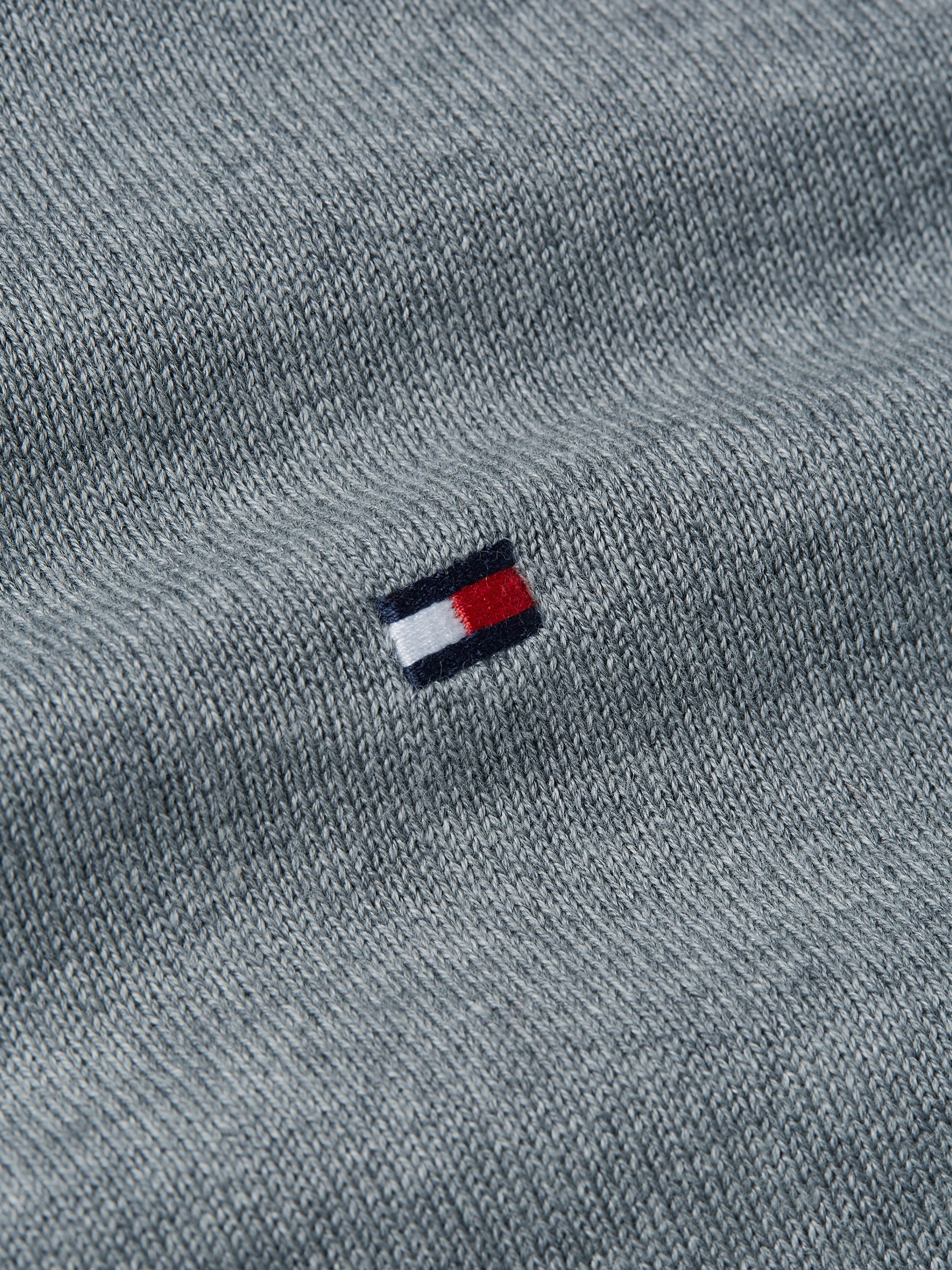 Tommy Hilfiger Gebreide trui ESSENTIAL COTTON V NECK met V-hals en borduursel