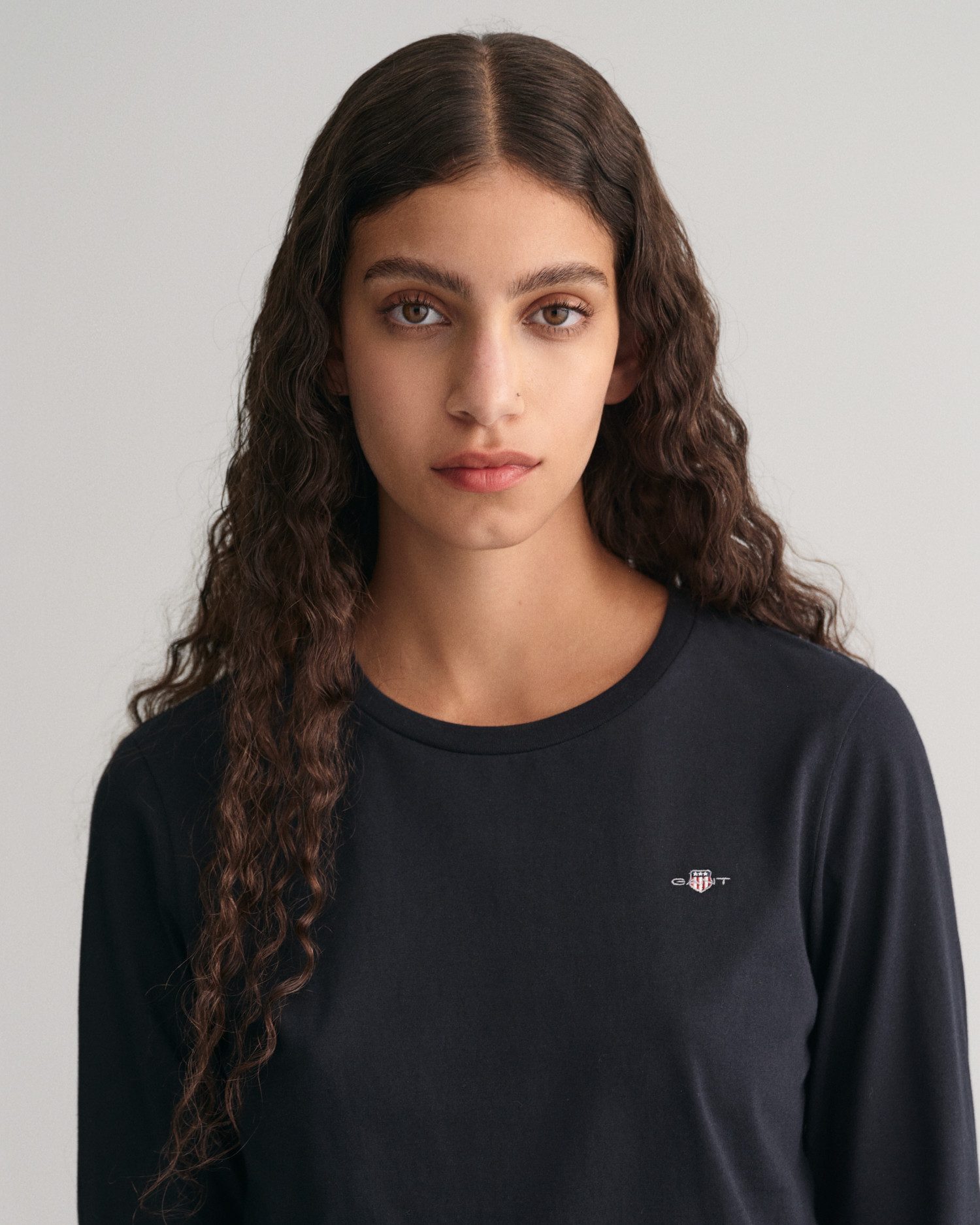 Gant Shirt met lange mouwen REG SHIELD LS T-SHIRT klein logoborduursel op borsthoogte