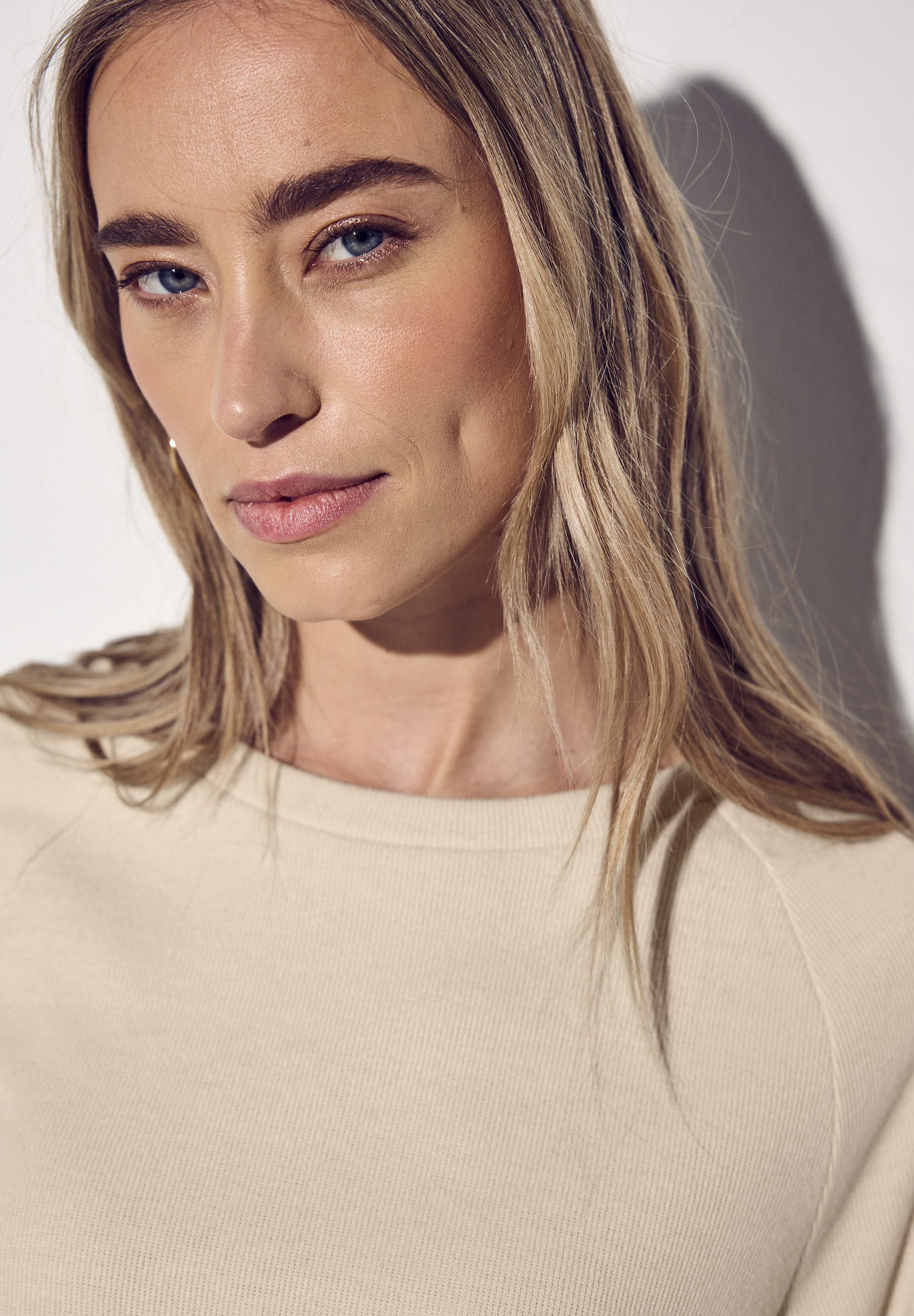 STREET ONE Sweater met u-hals en in fijne structuur-look