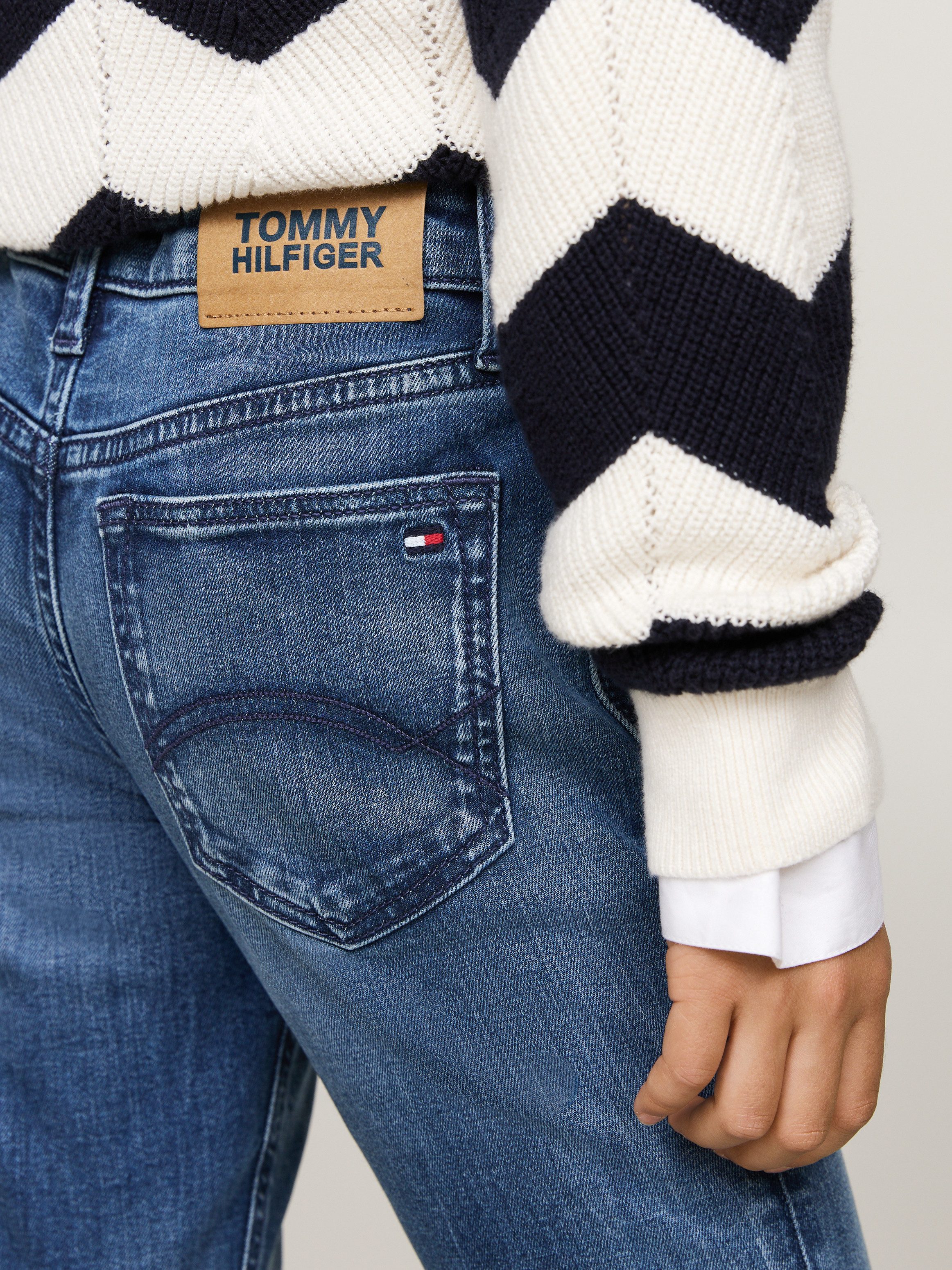 Tommy Hilfiger Skinny fit jeans NORA DARK WASH in blauwe wassing, met logo-borduurwerk