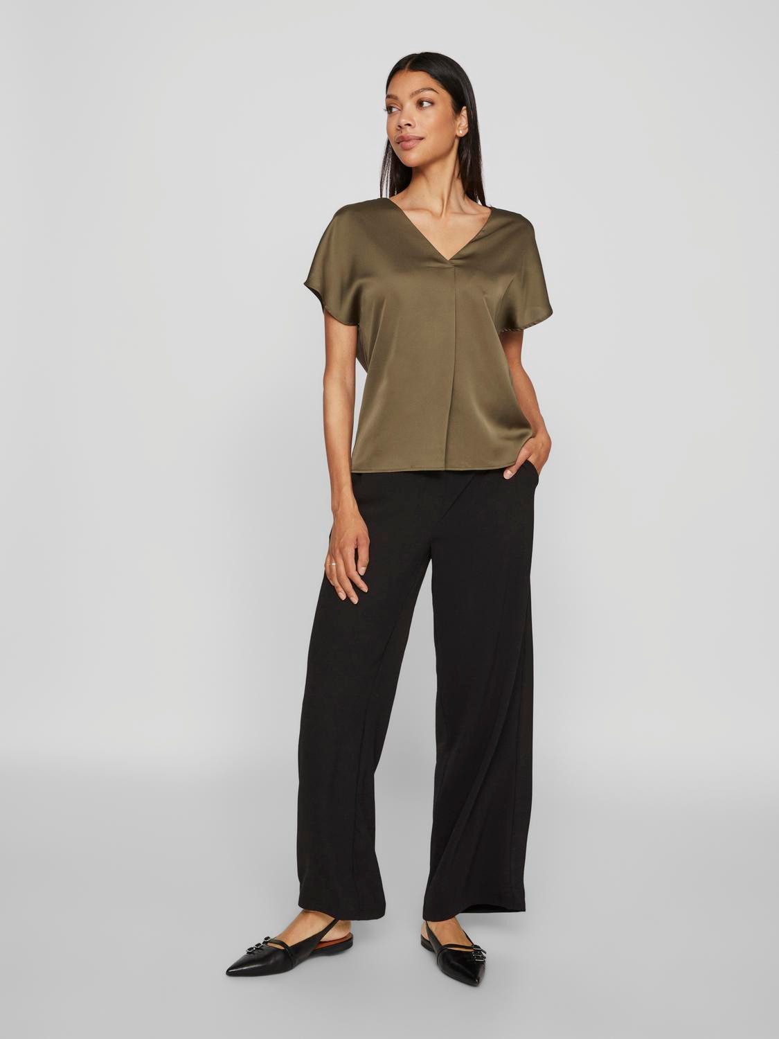 Vila Shirt met V-hals VIELLETTE V-NECK S S SATIN TOP NOOS