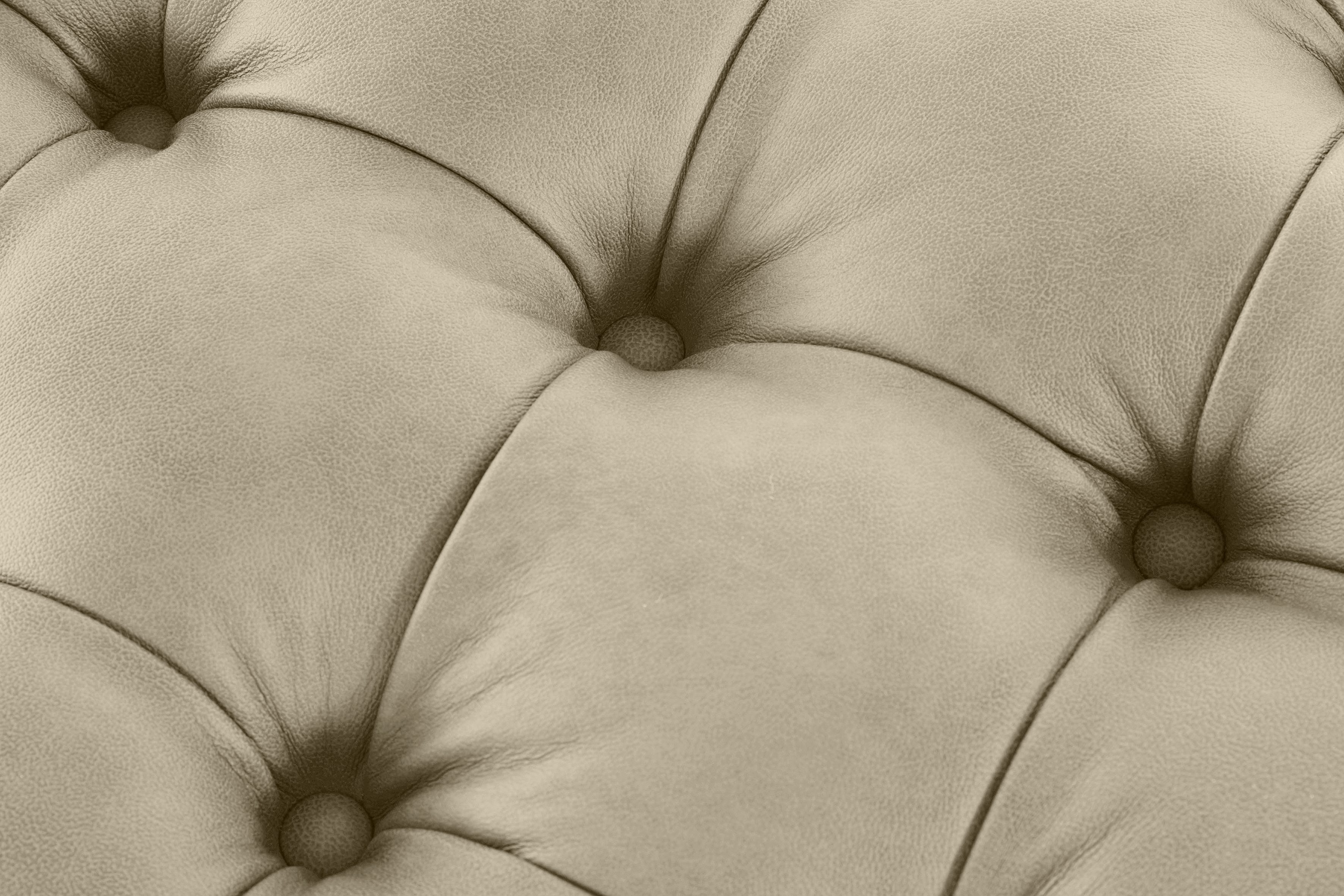 Guido Maria Kretschmer Home&Living Hocker Kalina met klassieke chesterfield-capitonnage
