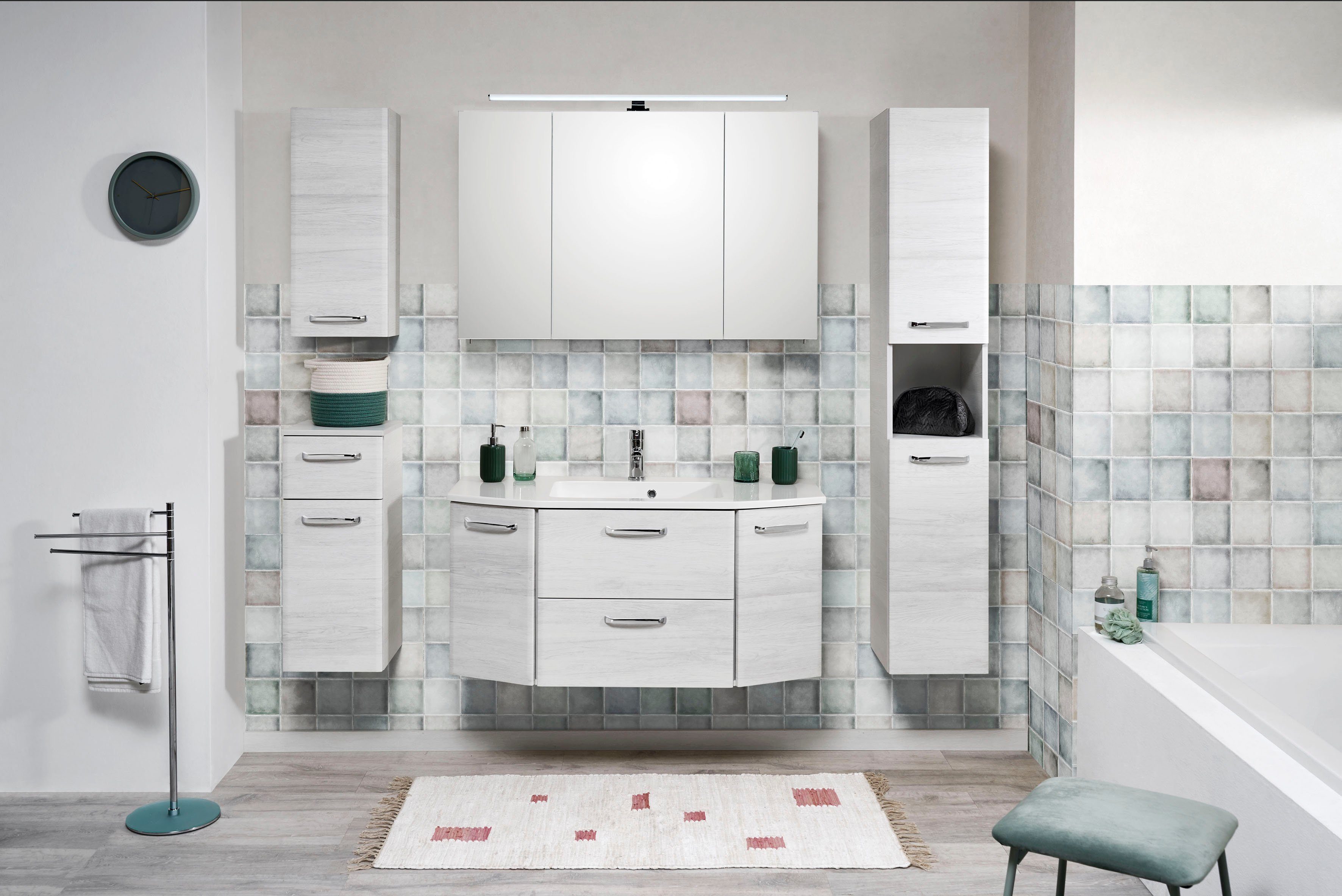 Saphir Hangend kastje Quickset wand-badkast 30 cm breed met 1 deur en 2 glazen legplanken Badkamer-hangend kastje inclusief deurdemper, grepen in glanzend chroom