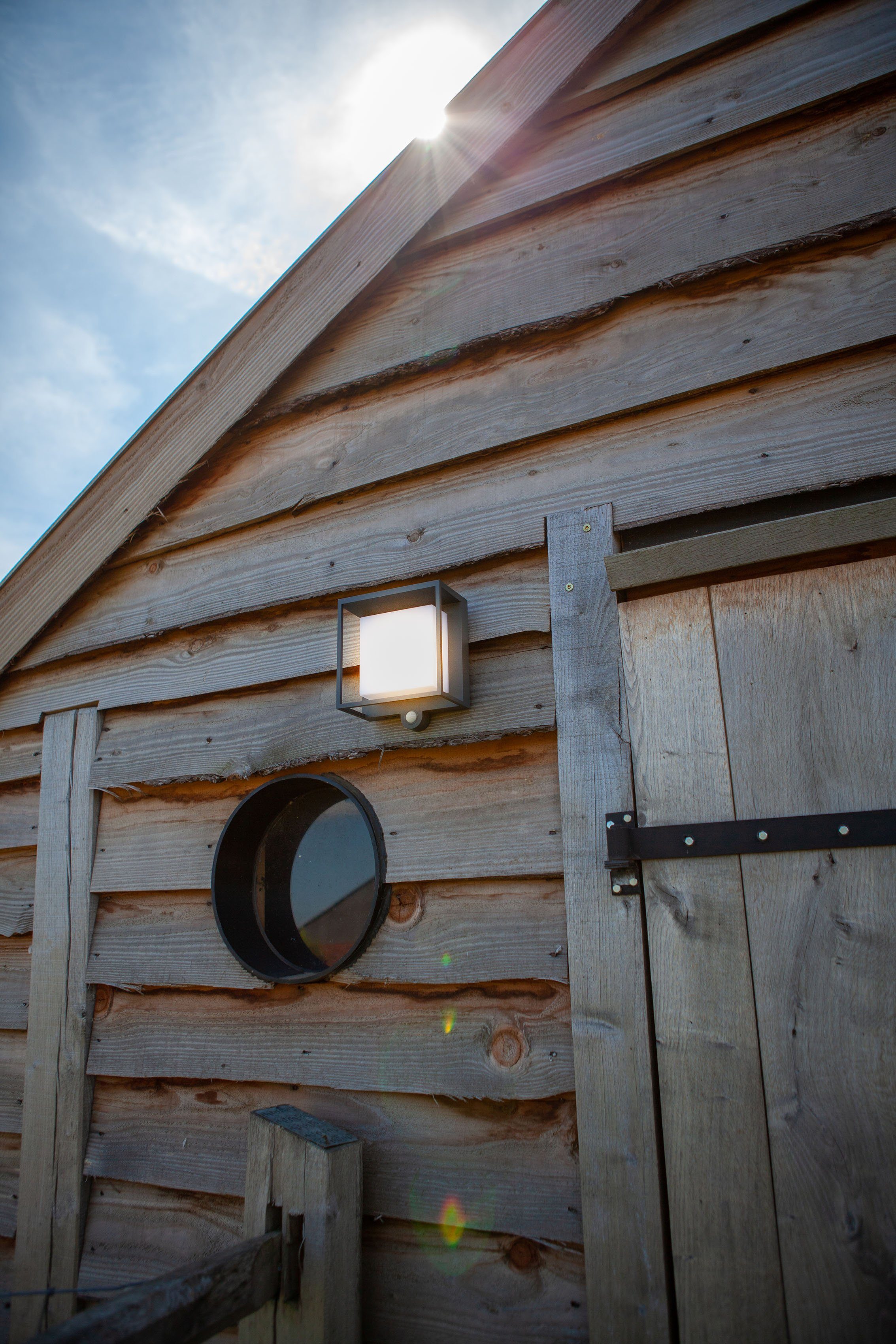 LUTEC Ledsolarlamp Curtis Solarlamp, bewegingsmelder (1 stuk)