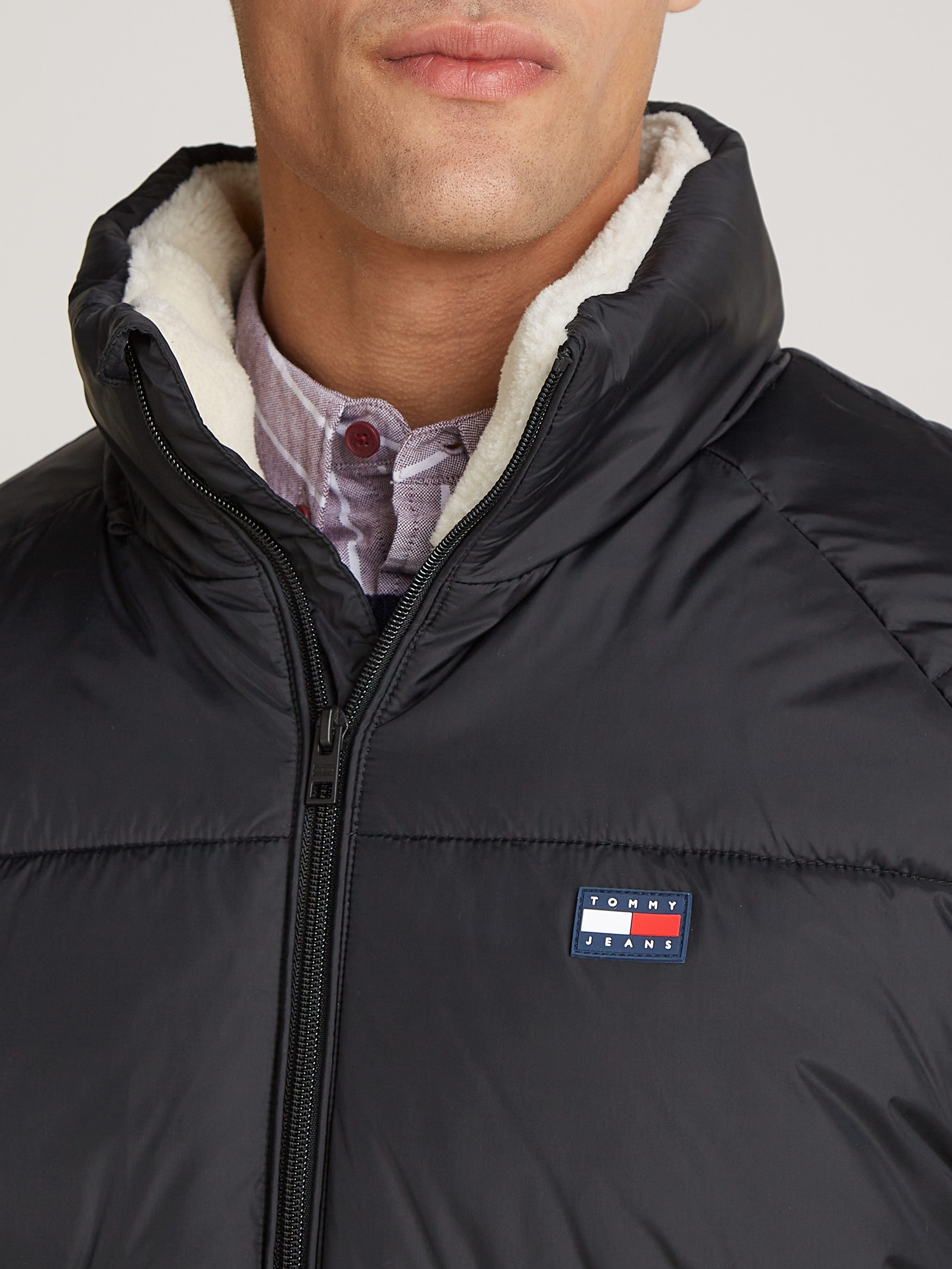TOMMY JEANS Gewatteerde jas TJM POLY PUFFER EXT Winterjas met staande kraag gevoerd teddy binnenzakken