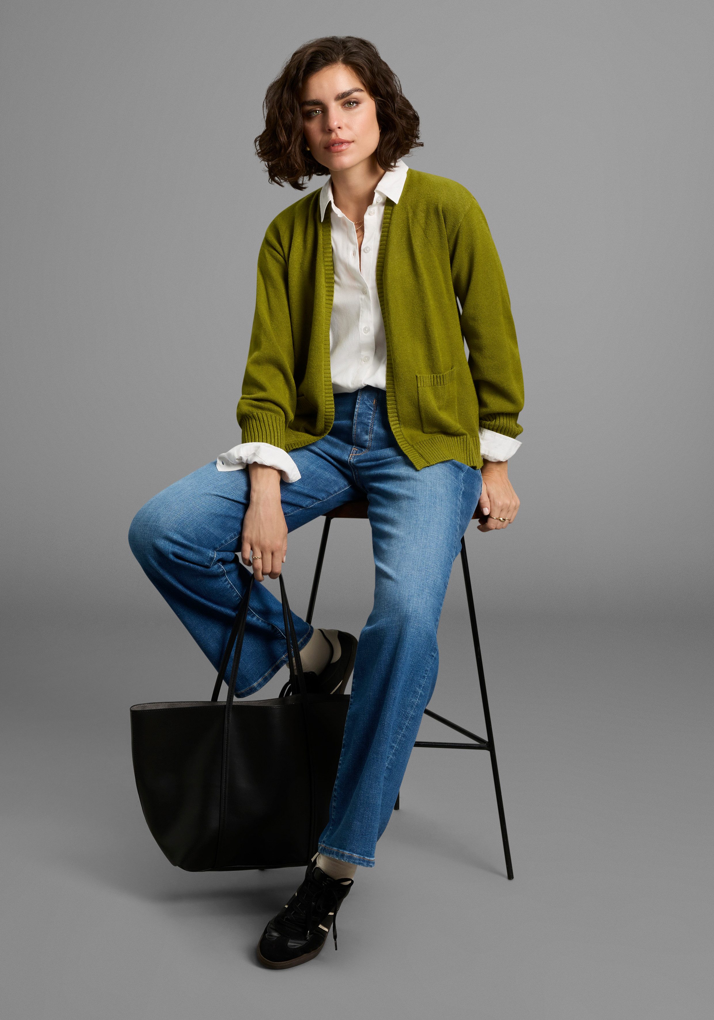 Laura Scott Vest in oversized