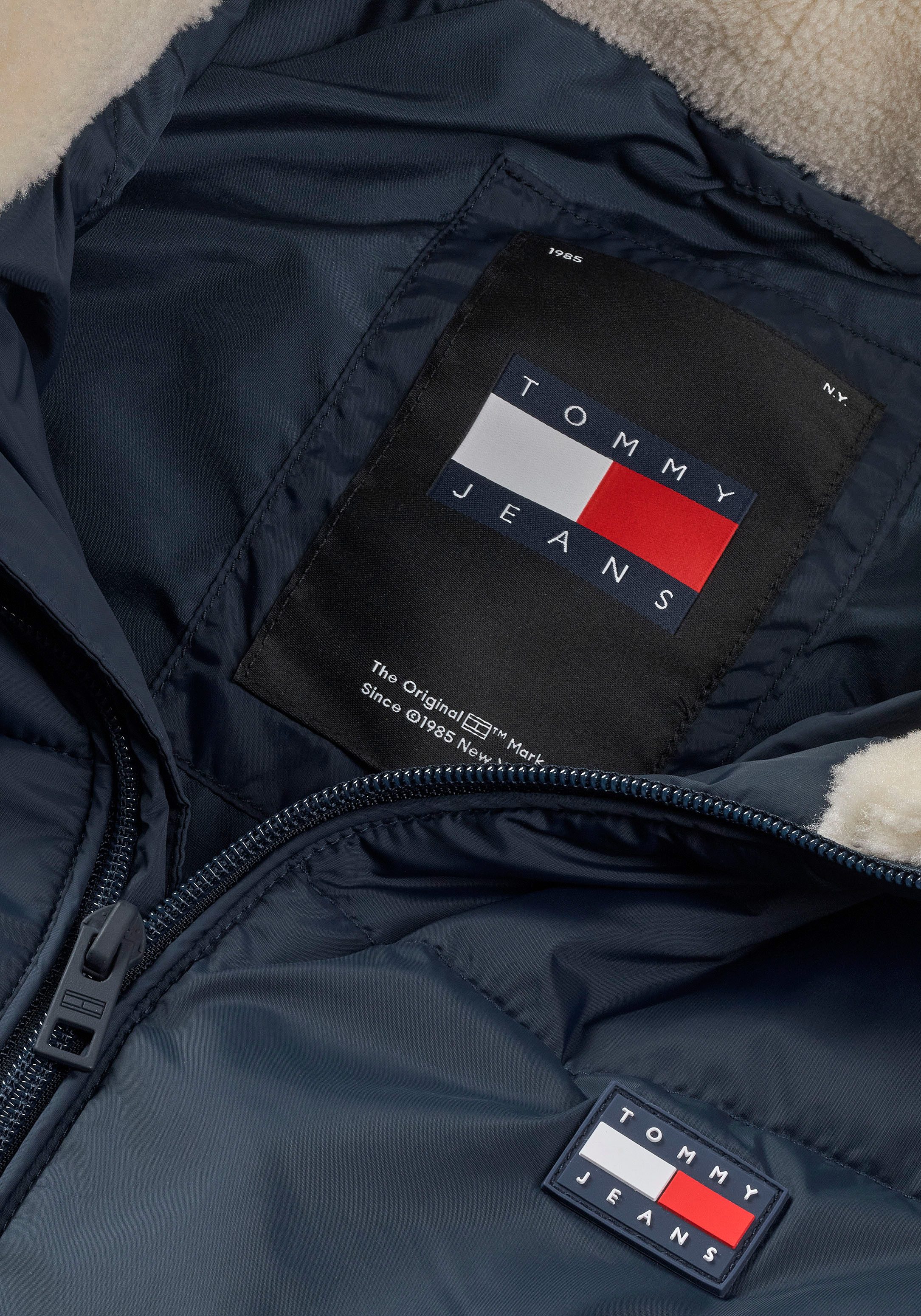 TOMMY JEANS Gewatteerde jas TJM POLY PUFFER EXT Winterjas met staande kraag, gevoerd teddy, binnenzakken