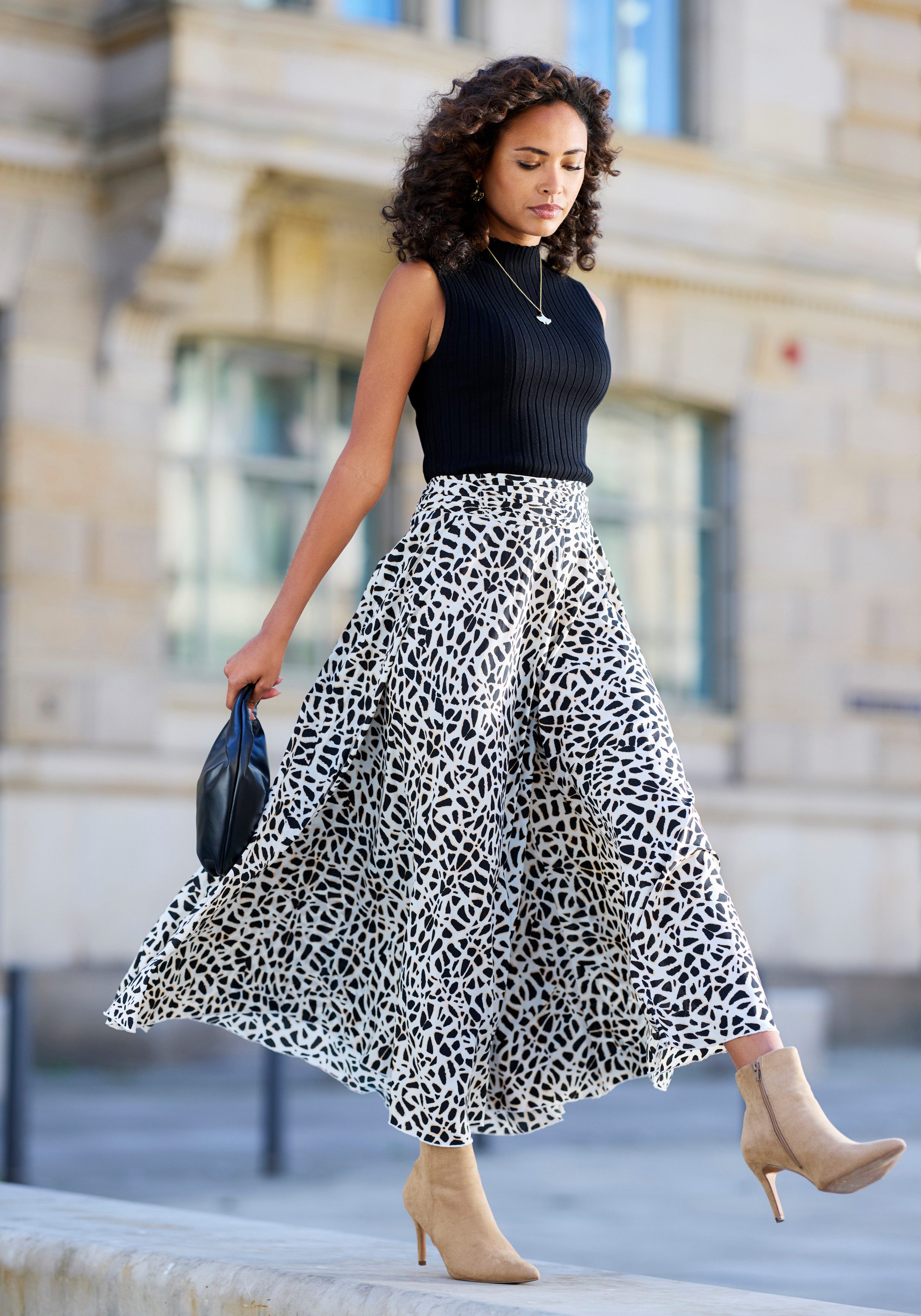 Lascana Broekrok met grafische all-over print, culotte stijl, extra wijde pijpen