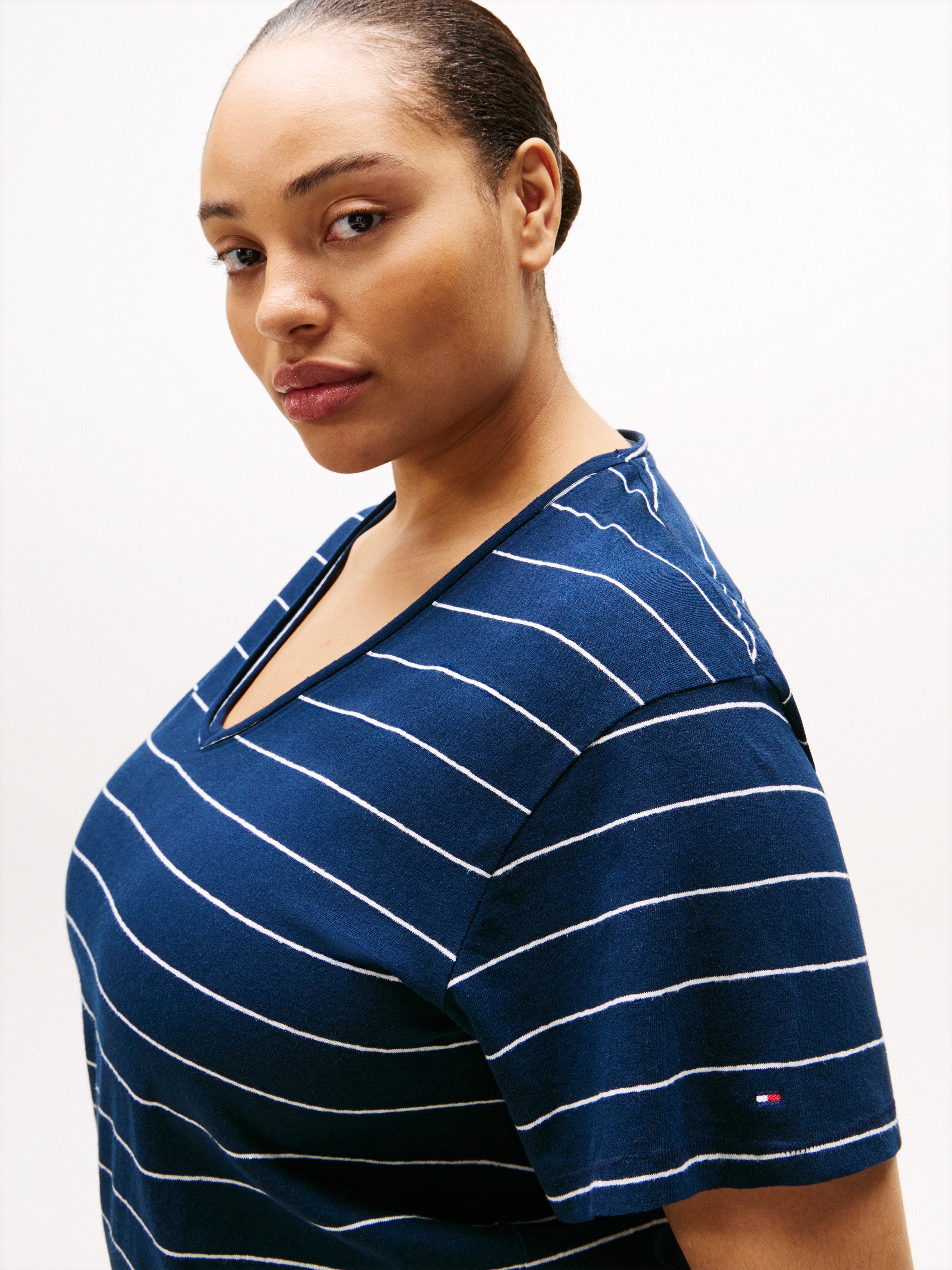 Tommy Hilfiger Curve Shirt met V-hals CRV MODERN CO LINEN V-NK SS