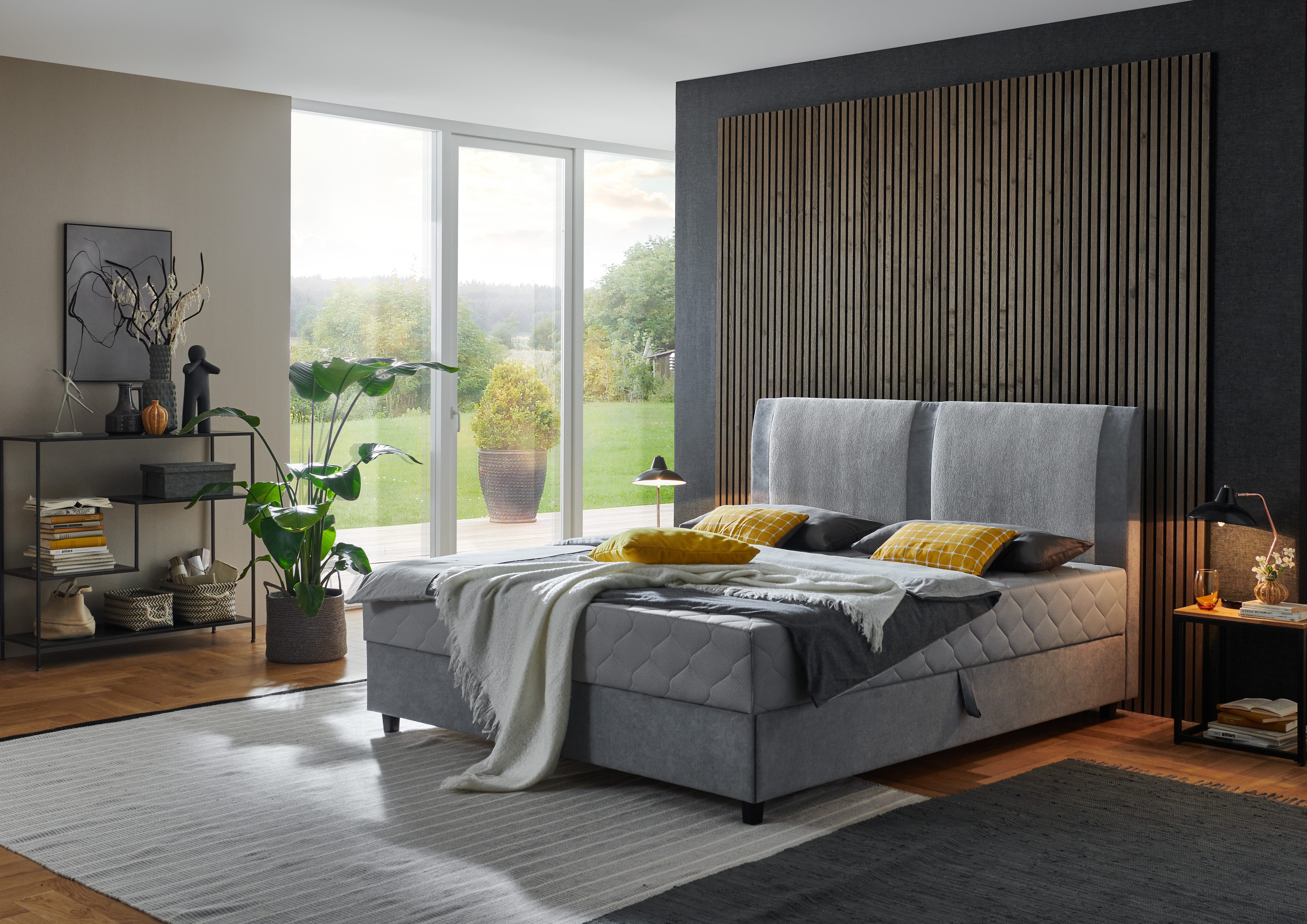 ATLANTIC home collection Boxspring Borgholm met pocketveringsmatras, bedkist en garnering in het hoofdbord