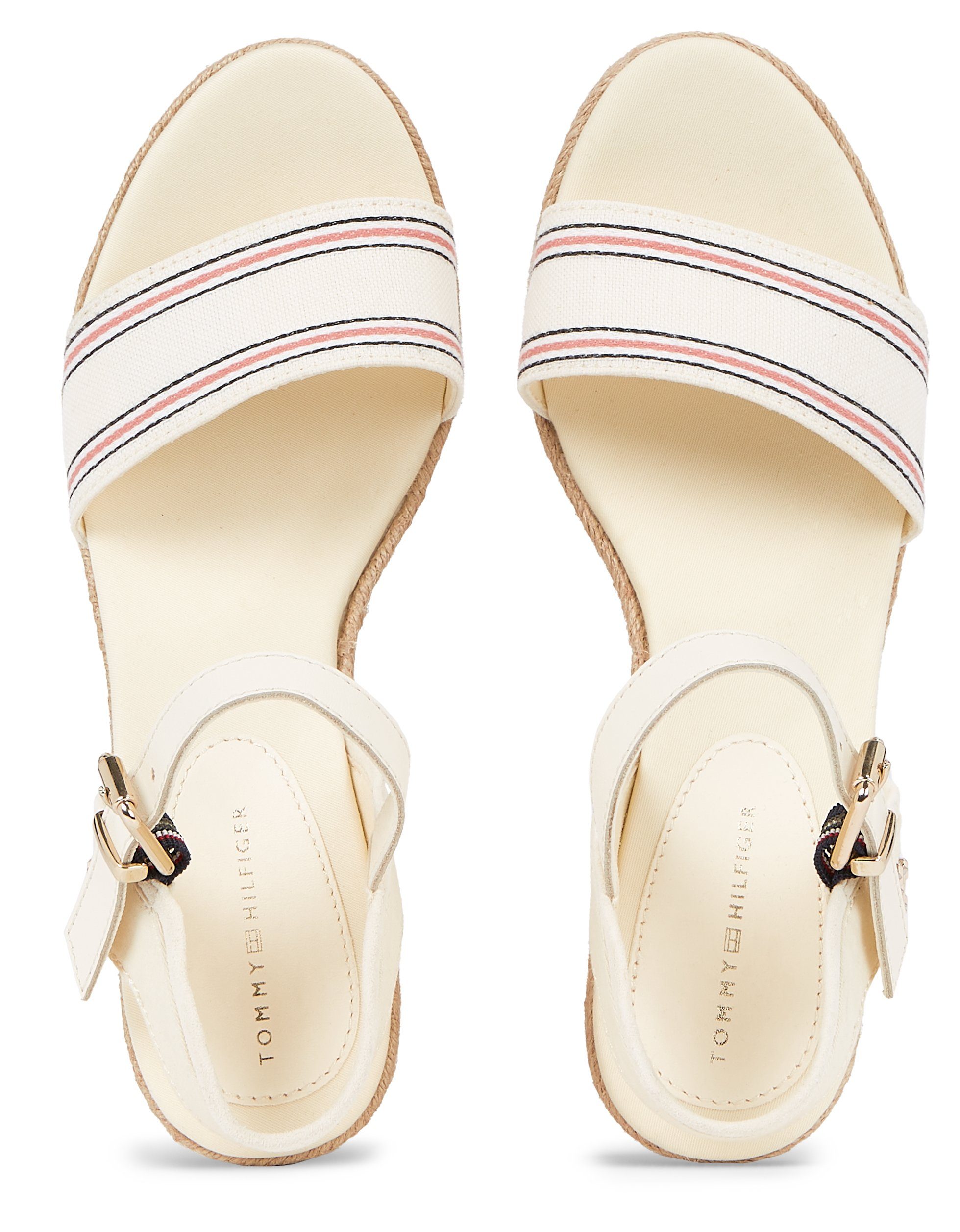 Tommy Hilfiger Sleehaksandaaltjes SHIRTING WEDGE SANDAL zomerschoen, sandaal, sleehak, met verstelbare gesp