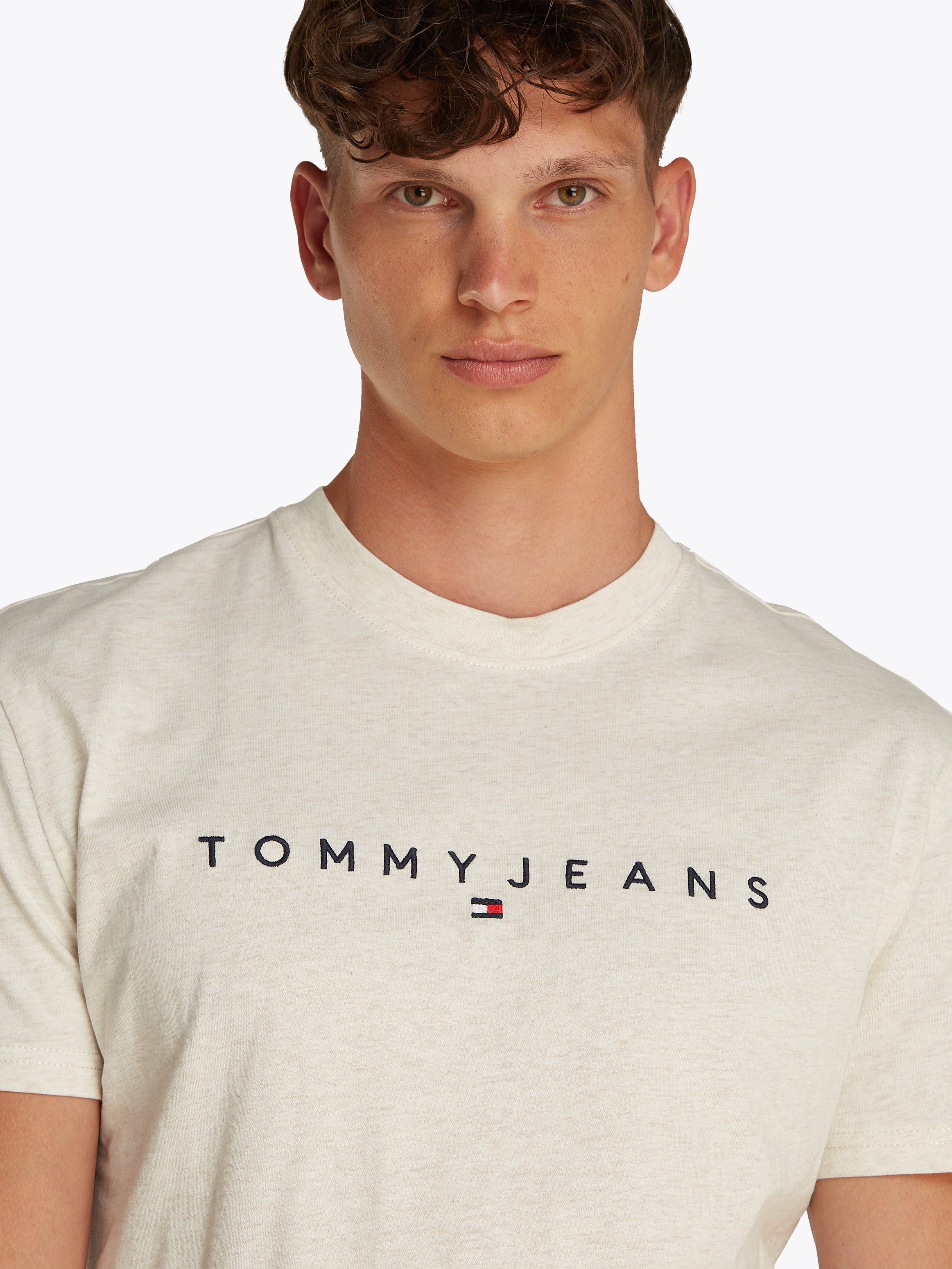 Tommy Jeans Plus Shirt met ronde hals TJM REG LINEAR LOGO TEE EXT in grote maten, logoprint en borduring