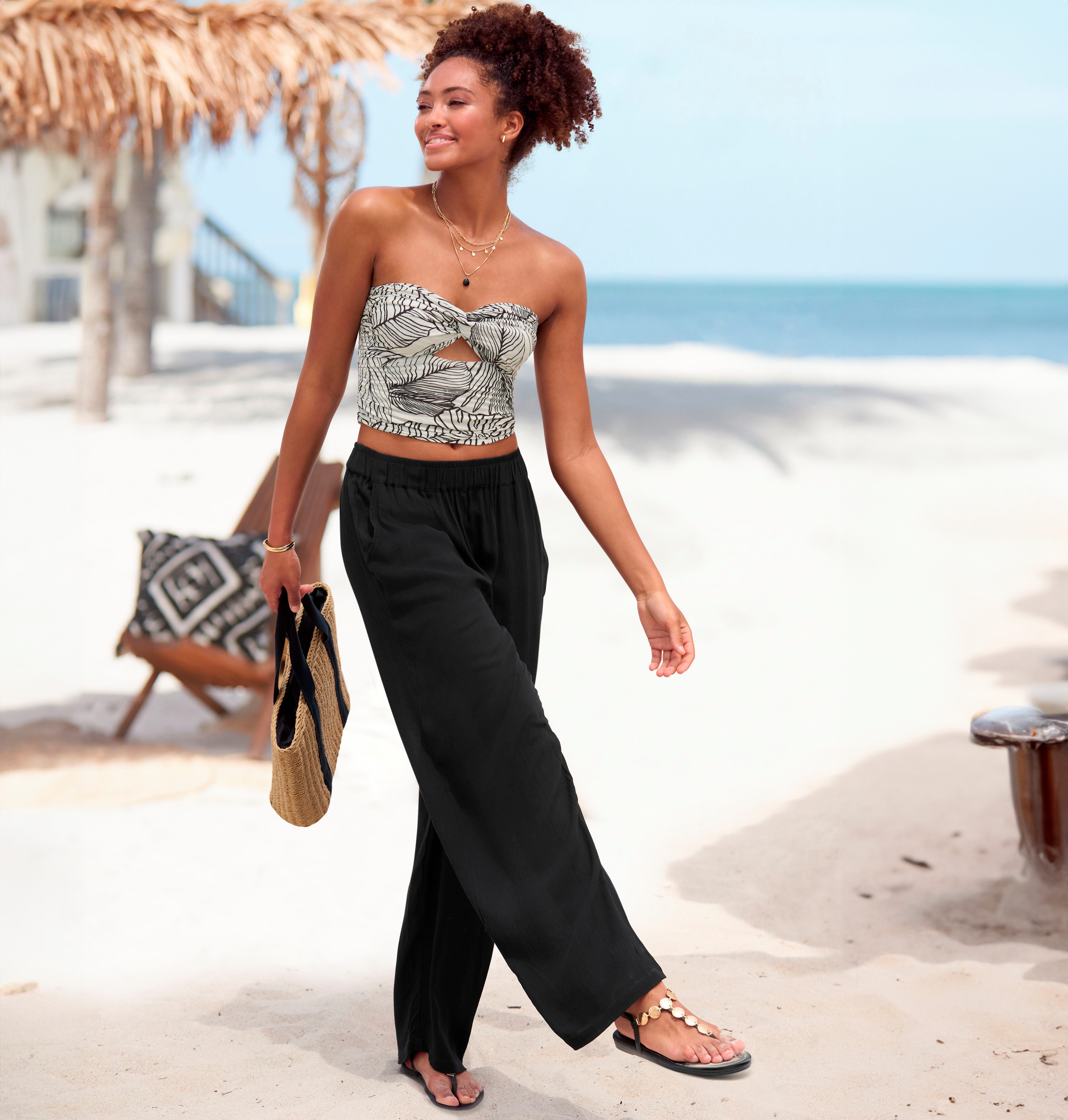 s.Oliver RED LABEL Beachwear Bandeautop met knoopdetail en alloverprint, schoudervrij, figuuraccentuerend