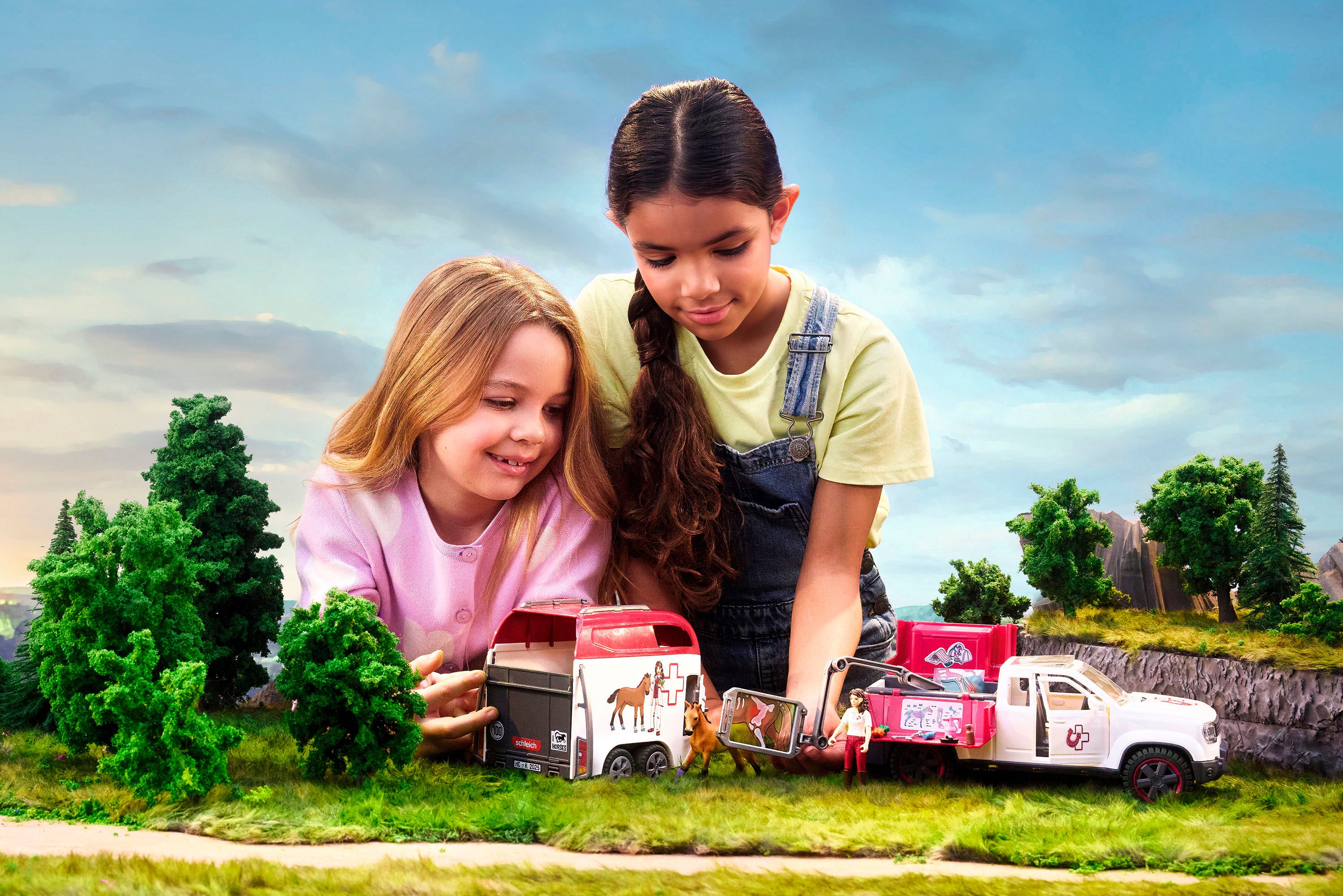 Schleich® Speelgoedauto HORSE CLUB, Mobile Tierärztin mit Anhänger (42704)