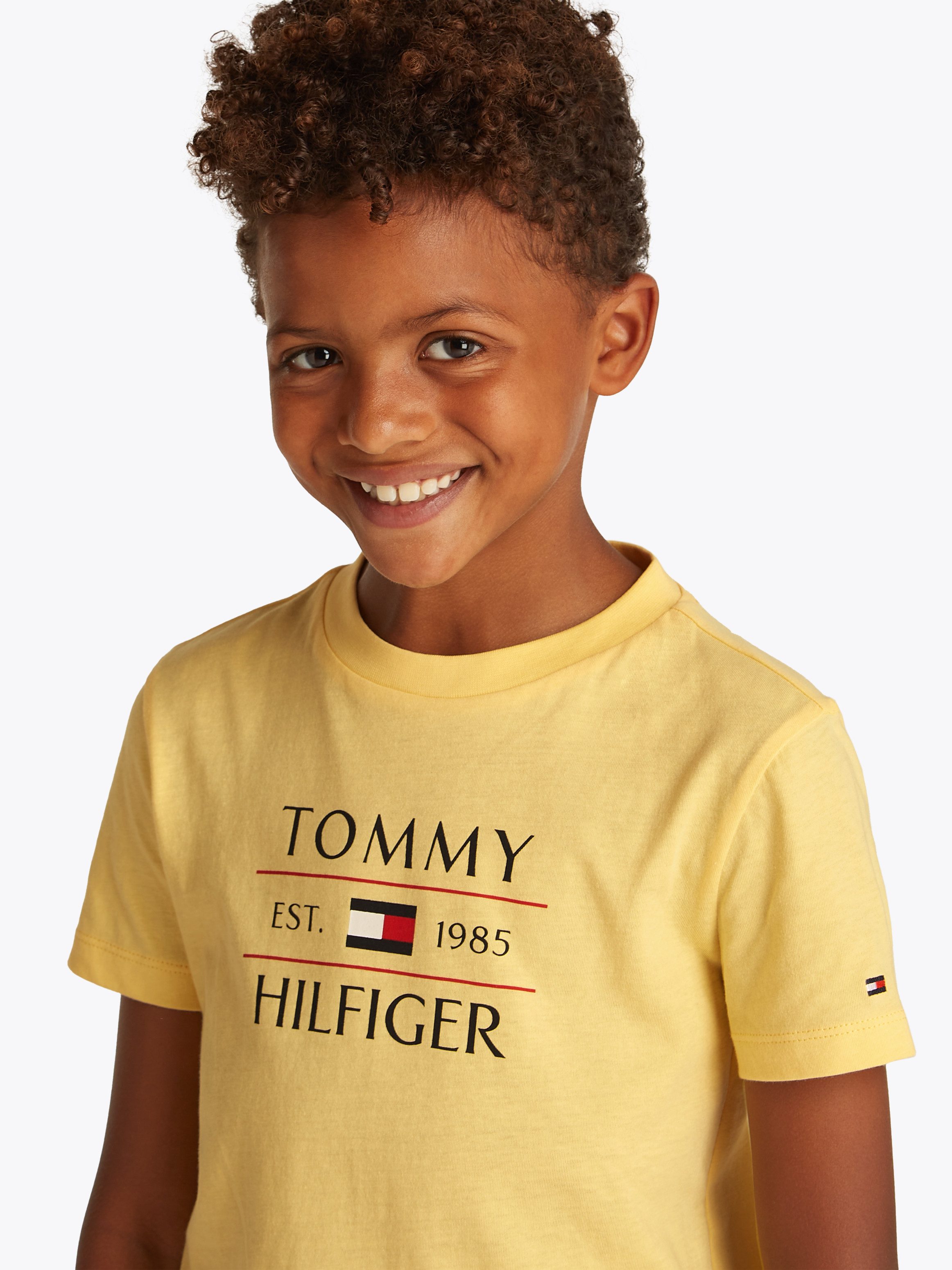Tommy Hilfiger T-shirt TOMMY FLAG HILFIGER REG TEE SS jongens t-shirts maat 86 geel