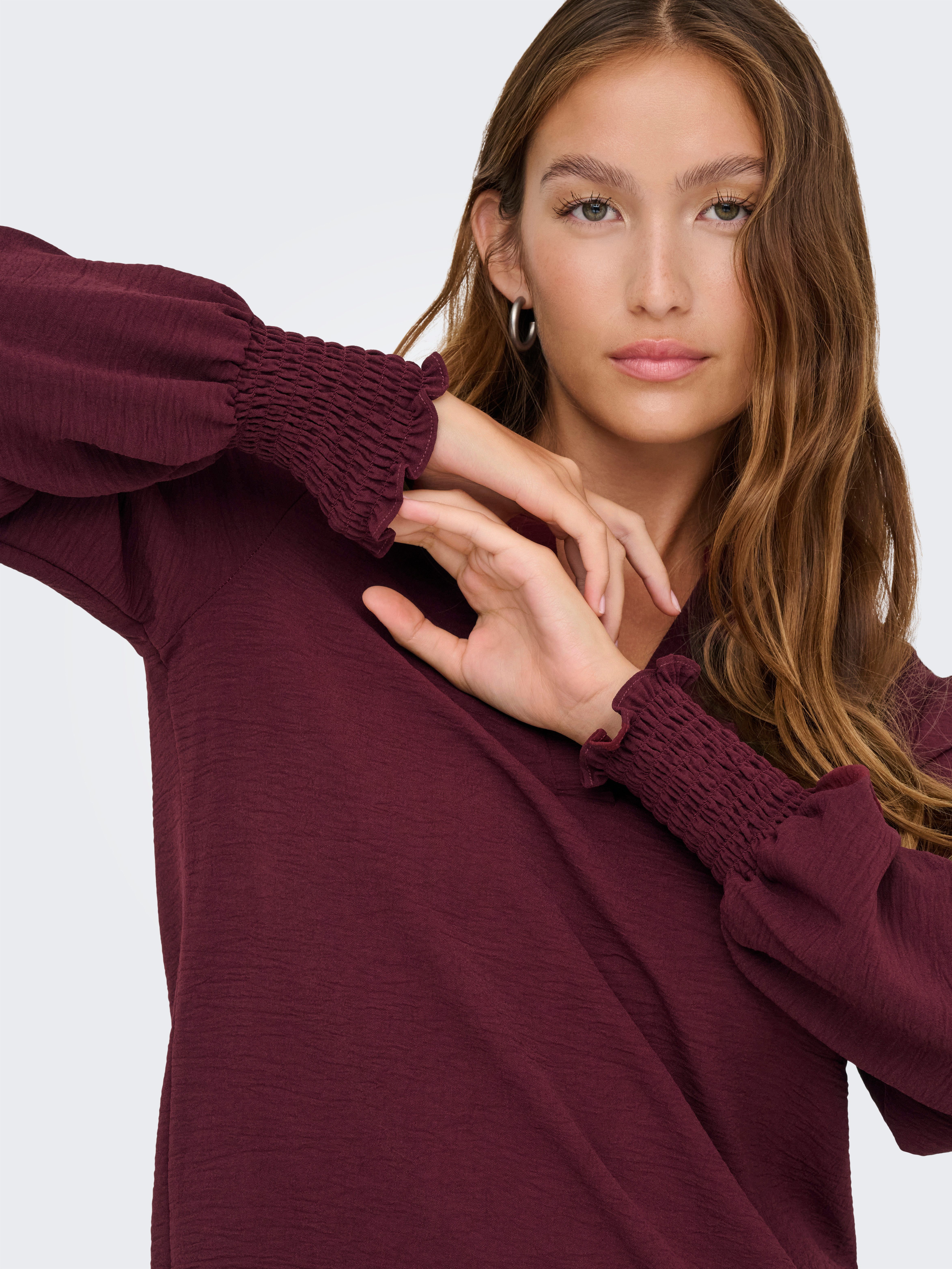 Only Shirt ONLMETTE V-NECK LS SMOCK TOP NOOS WVN