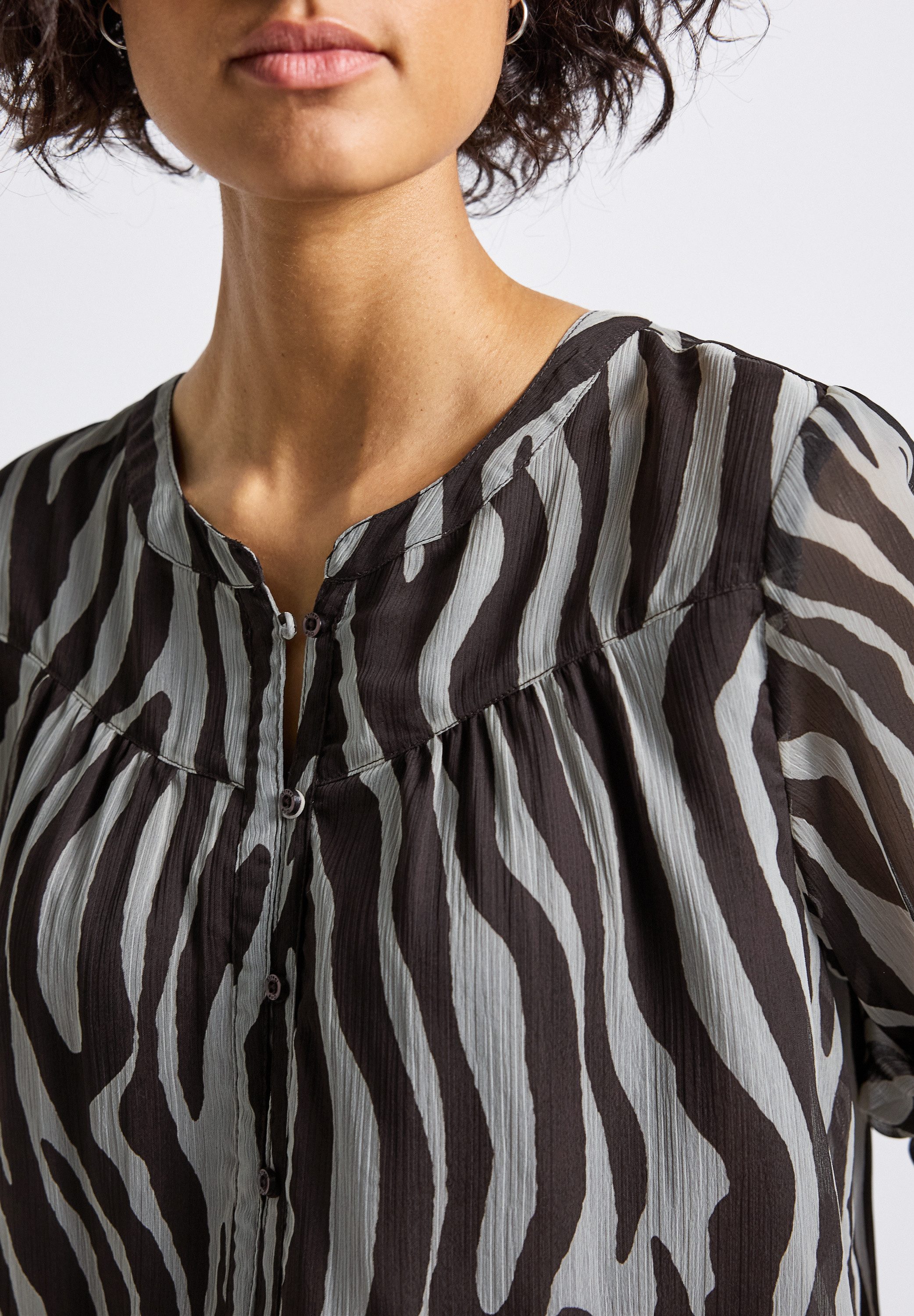 STREET ONE Chiffon blouse met zebraprint