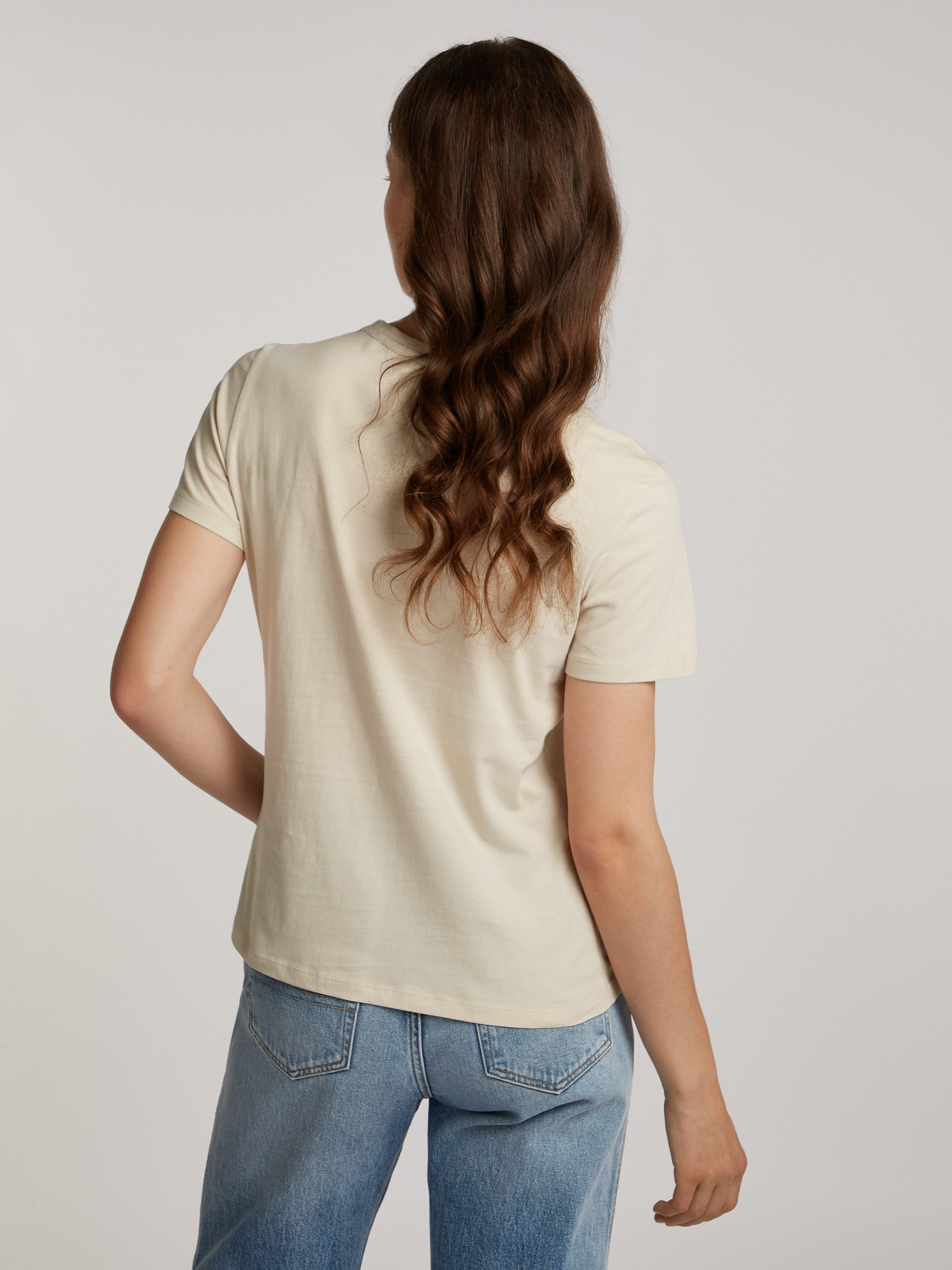 TOMMY JEANS Shirt met ronde hals TJW 2PACK SOFT JERSEY TEE met merklabel-borduursel (2-delig Set van 2)