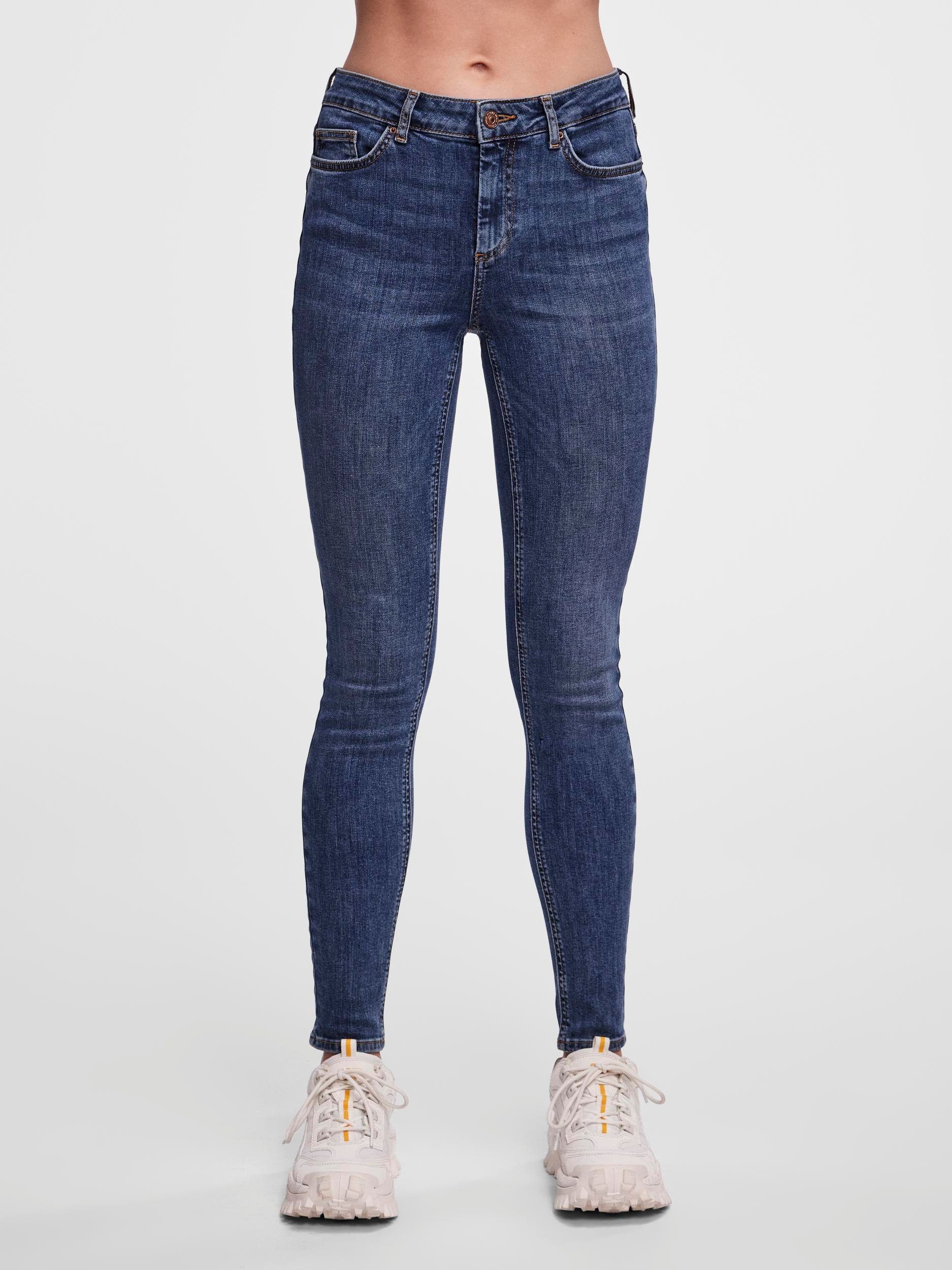 Pieces Skinny fit jeans PCDELLY SKN MW MB184 NOOS BC