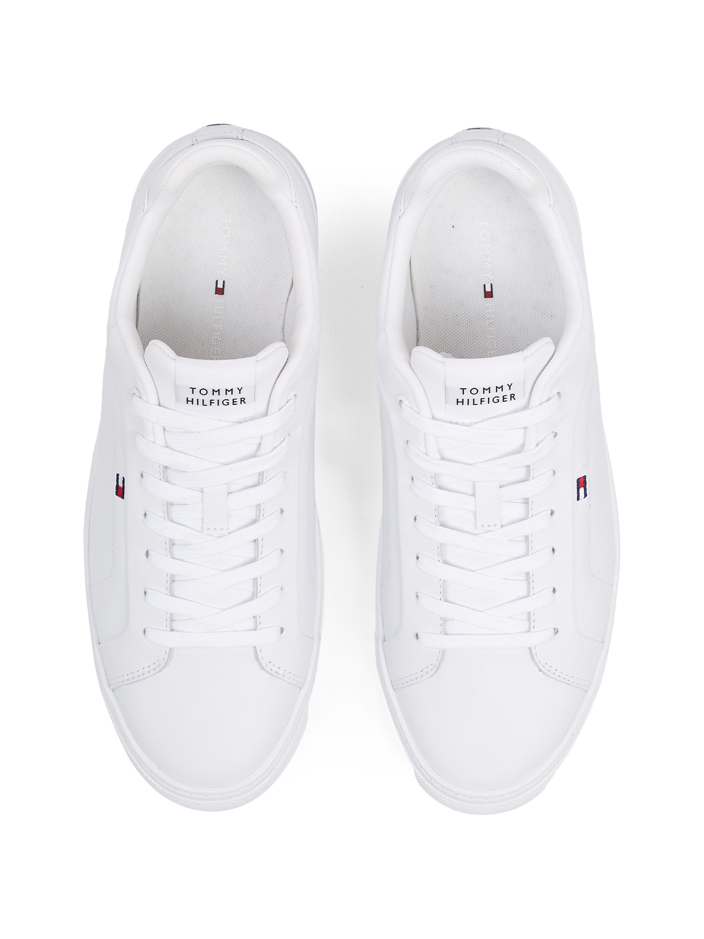 Tommy Hilfiger Sneakers ICON COURT LTH FLAG ESS vrijetijdsschoen, lage schoen, veterschoen met kleine logovlag