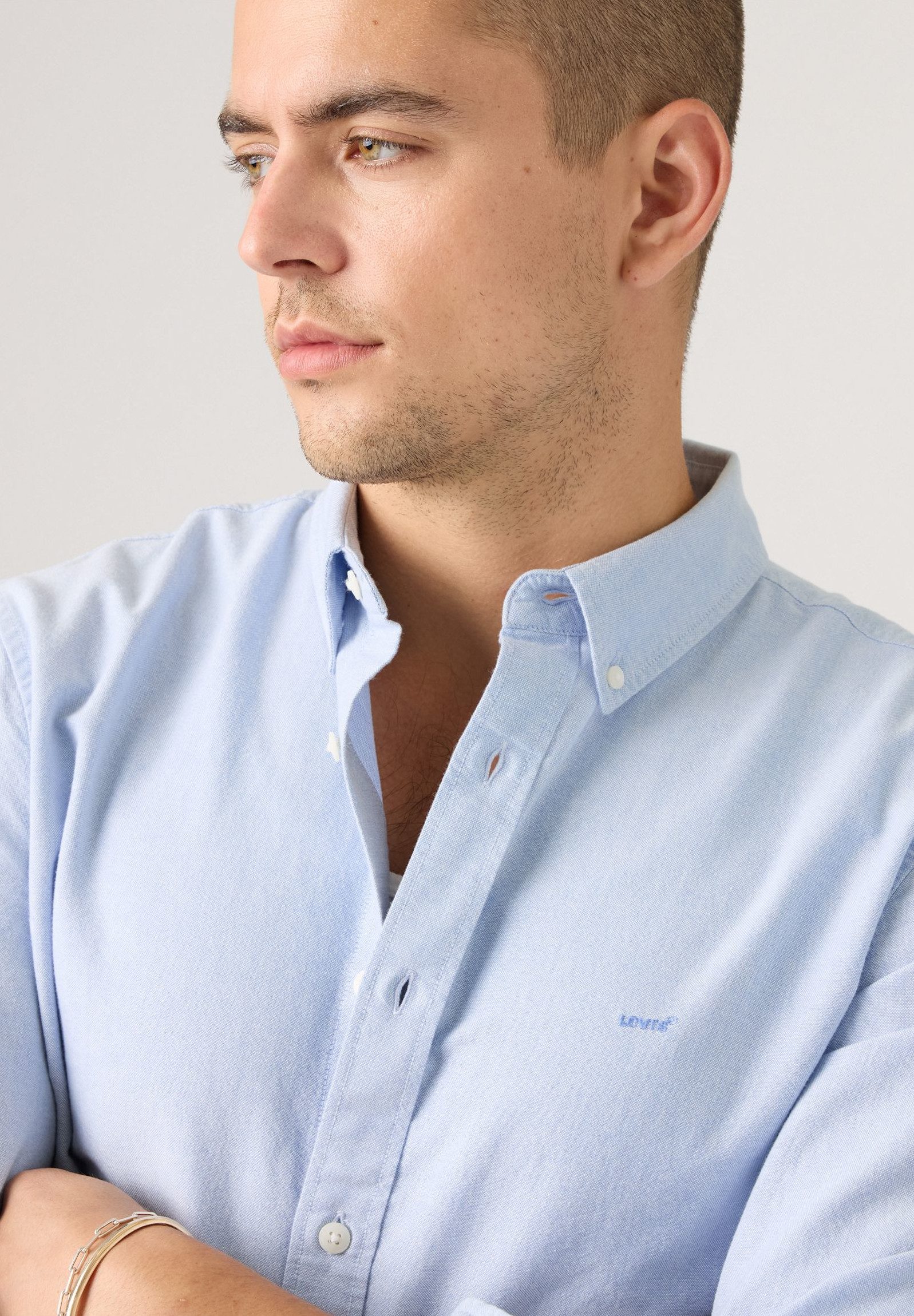 Levi's® Overhemd met lange mouwen AUTHENTIC BUTTON DOWN met ton-in-ton logo-borduursel op de borst